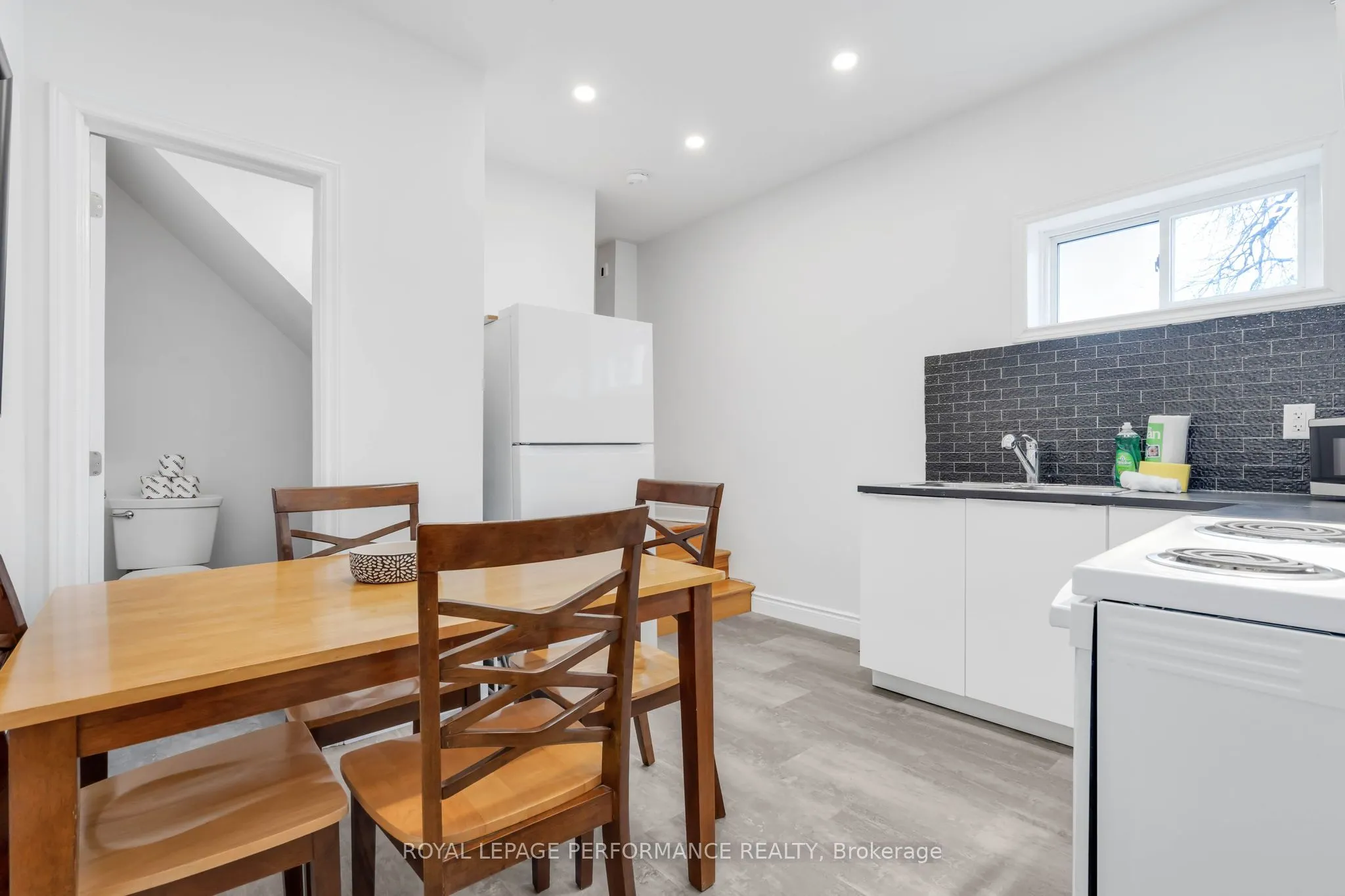 123 PAMILLA Street, #4