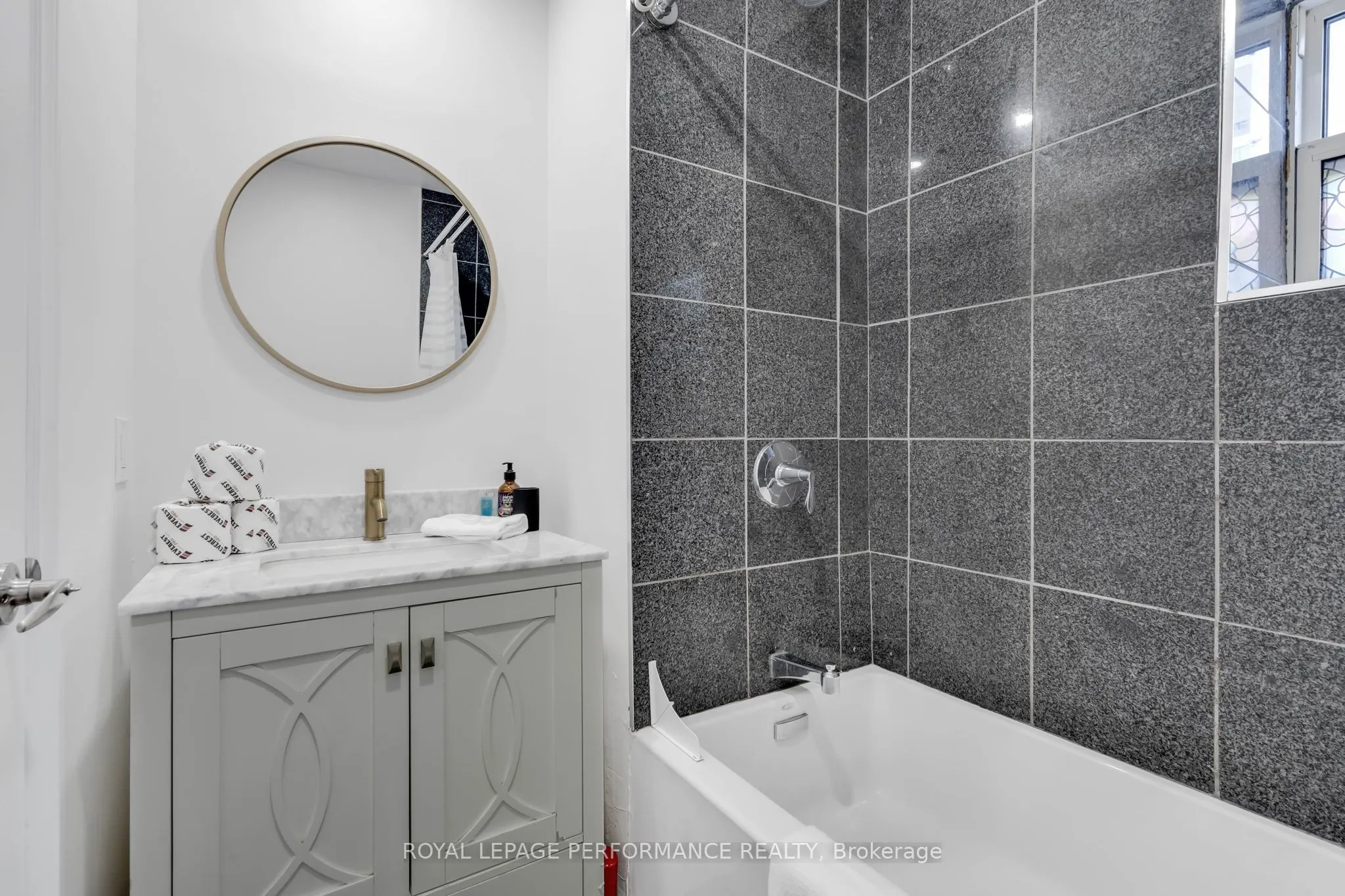 123 PAMILLA Street, #4
