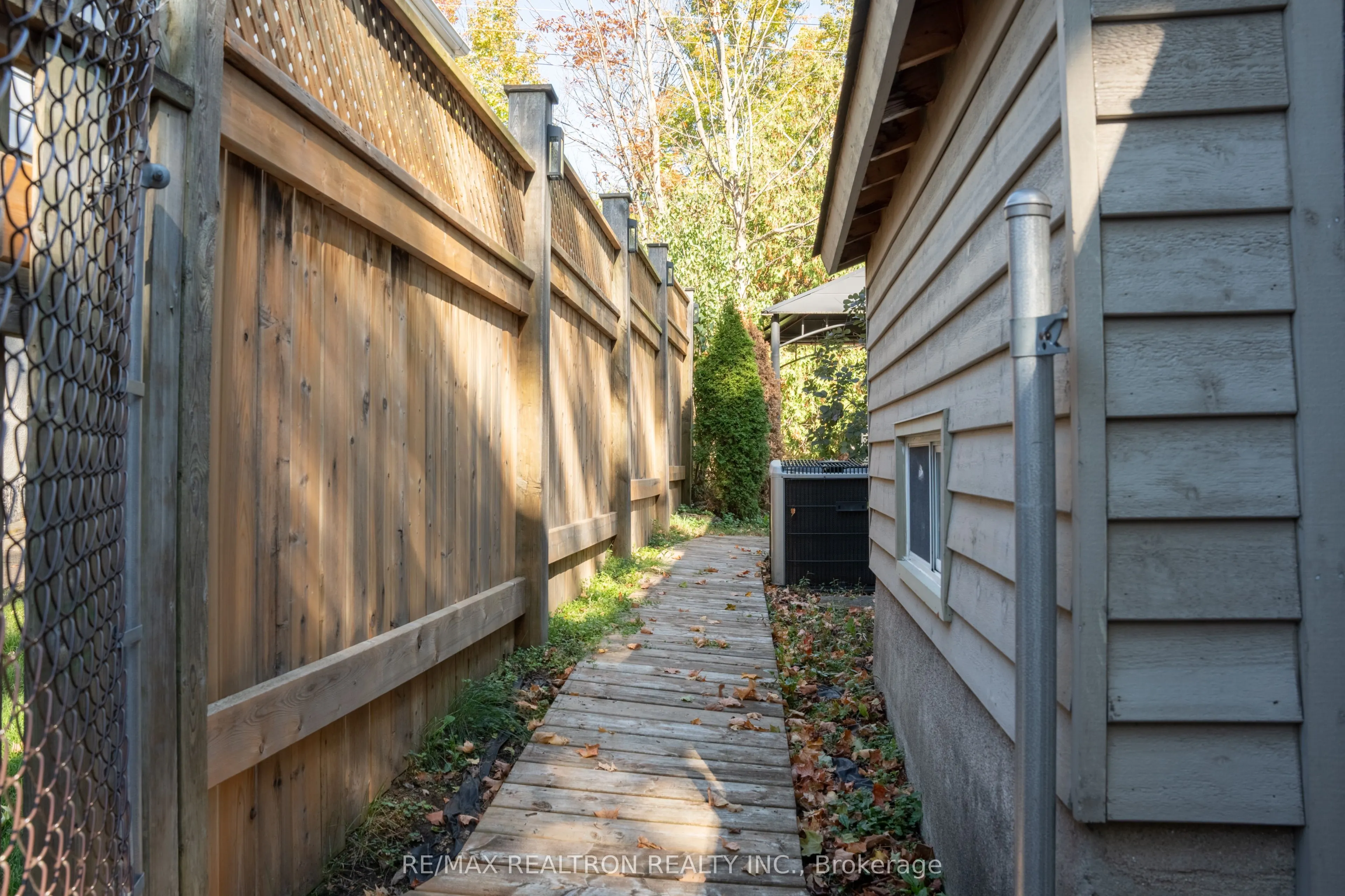 323 Lindan Avenue