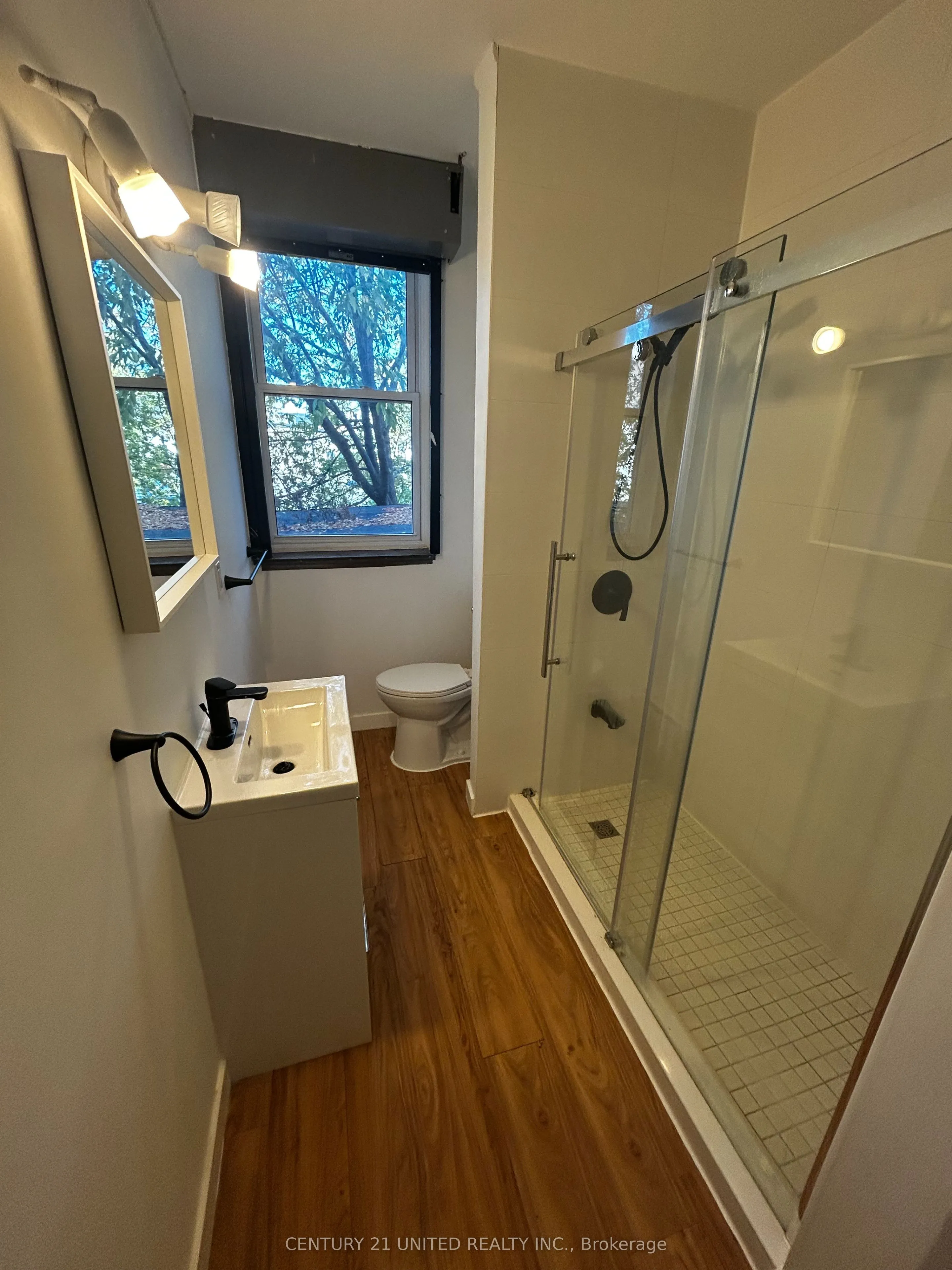 174.5 Hunter Street W, #2
