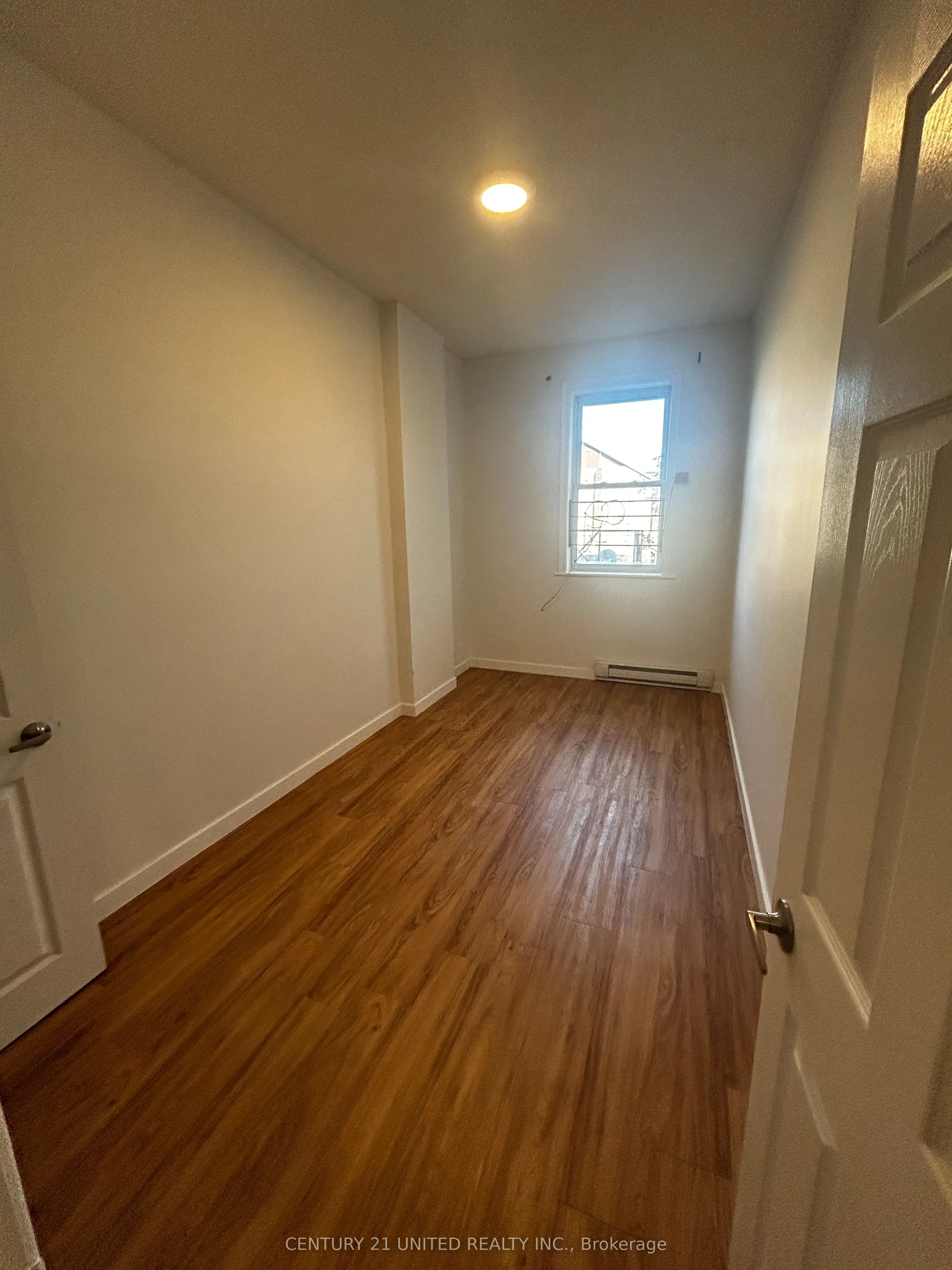 174.5 Hunter Street W, #2