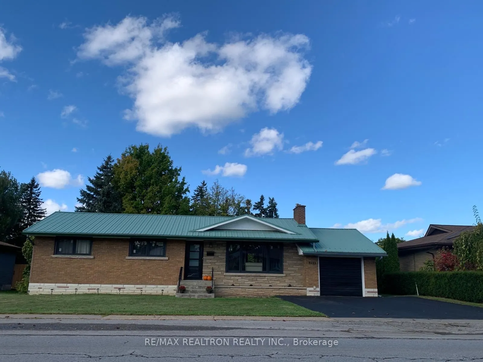 3533 Dorchester Road