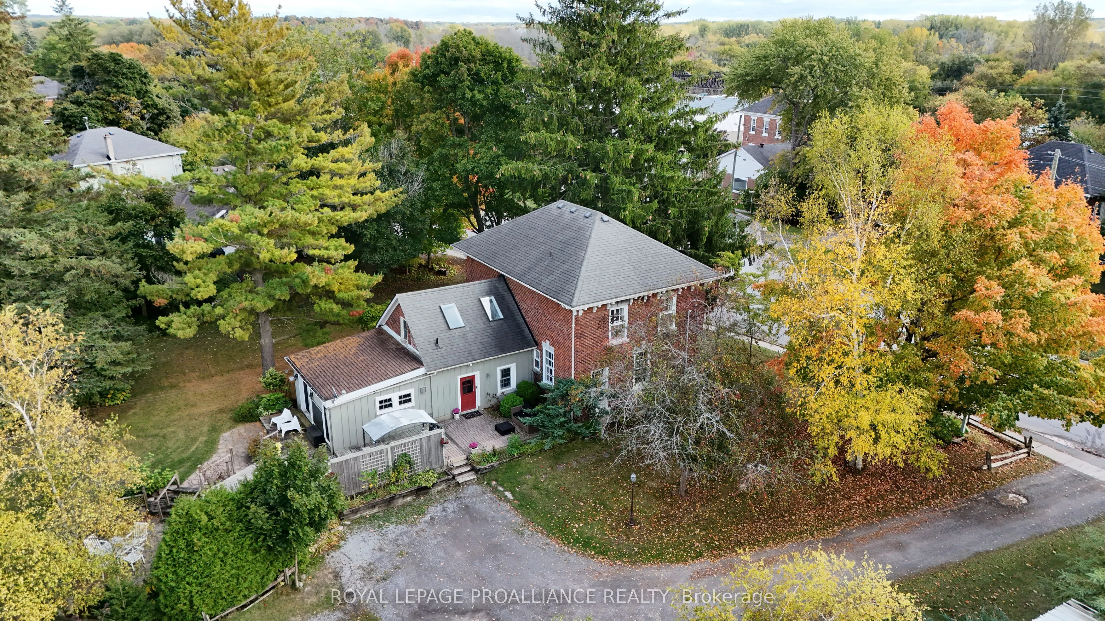 374 Bloomfield Main Street