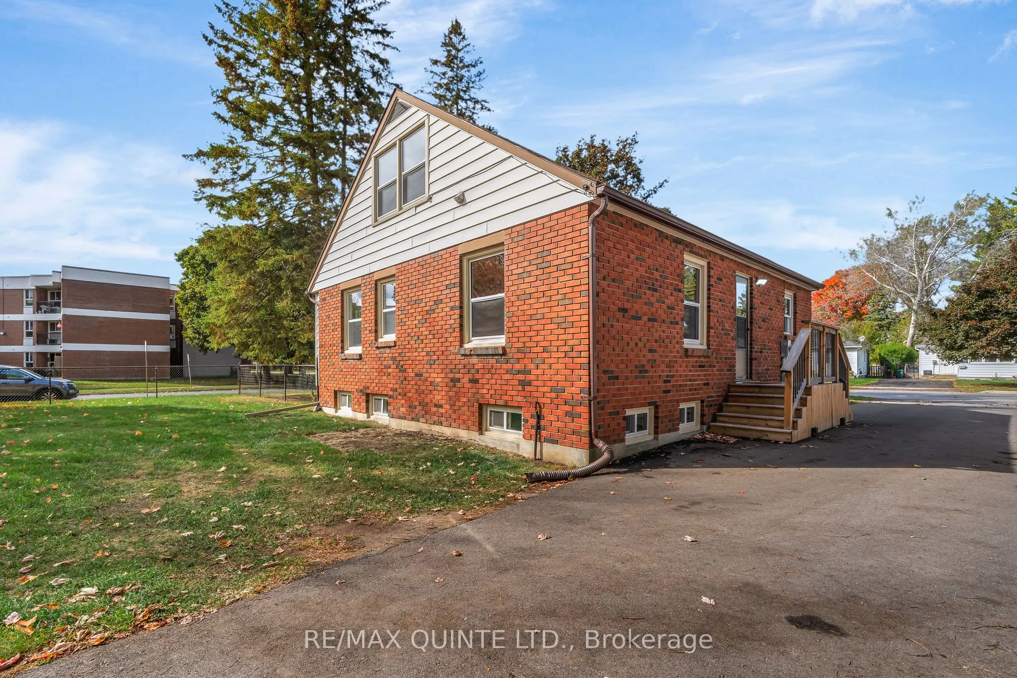 501 Bridge Street E