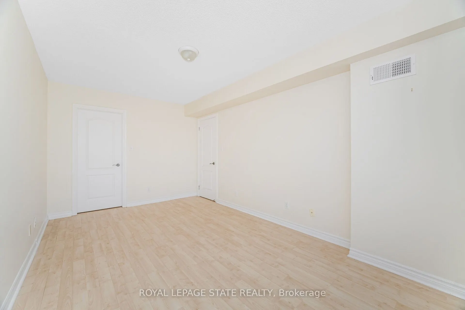 135 James Street S, #1605
