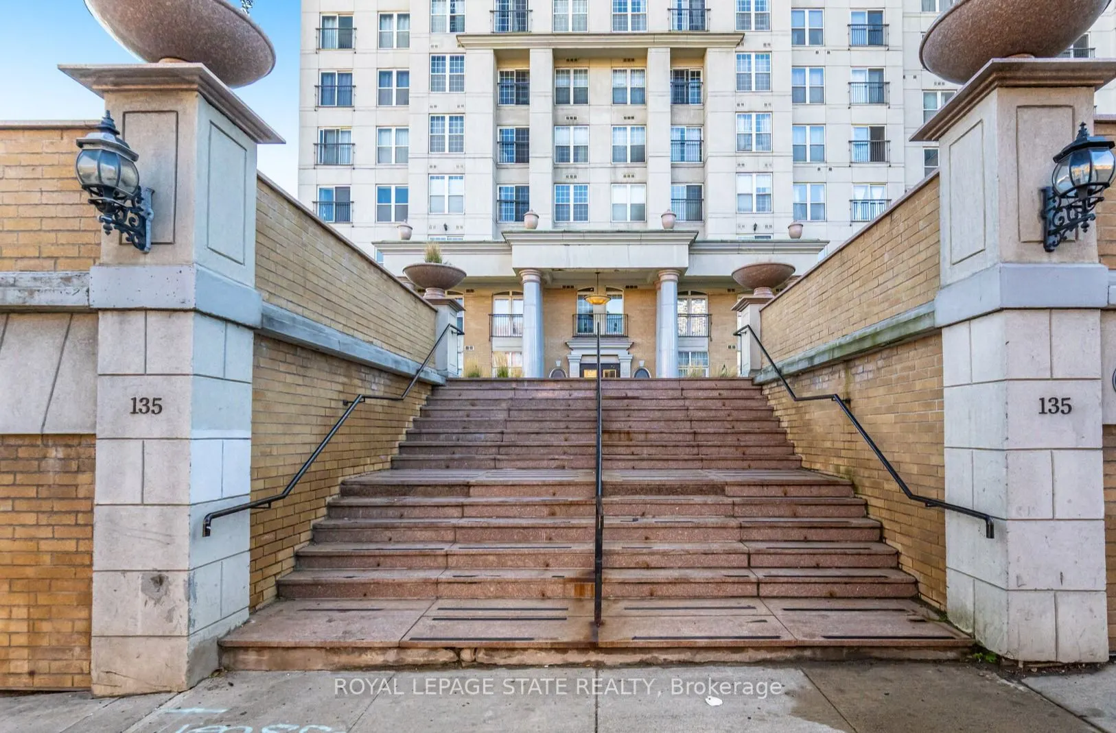 135 James Street S, #1605