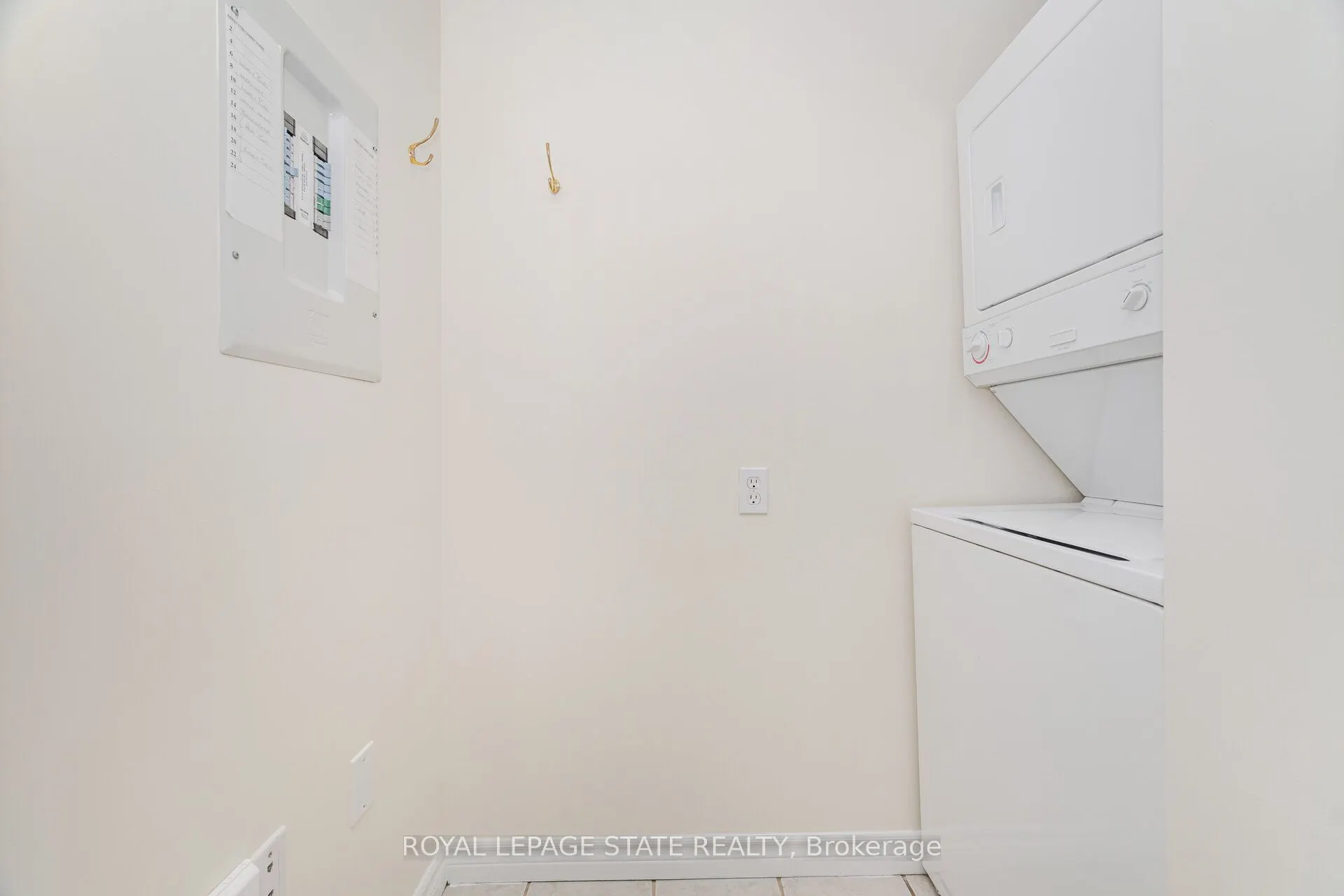 135 James Street S, #1605