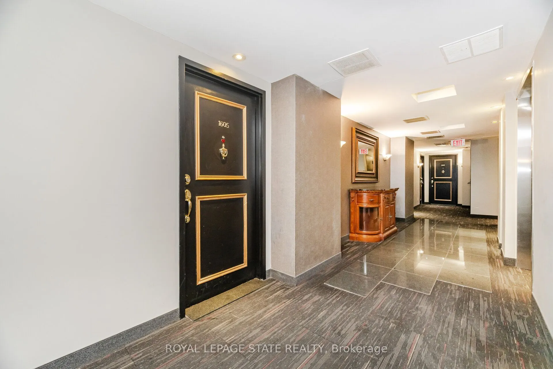 135 James Street S, #1605