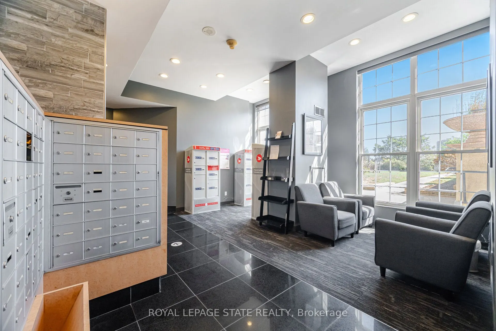 135 James Street S, #1605