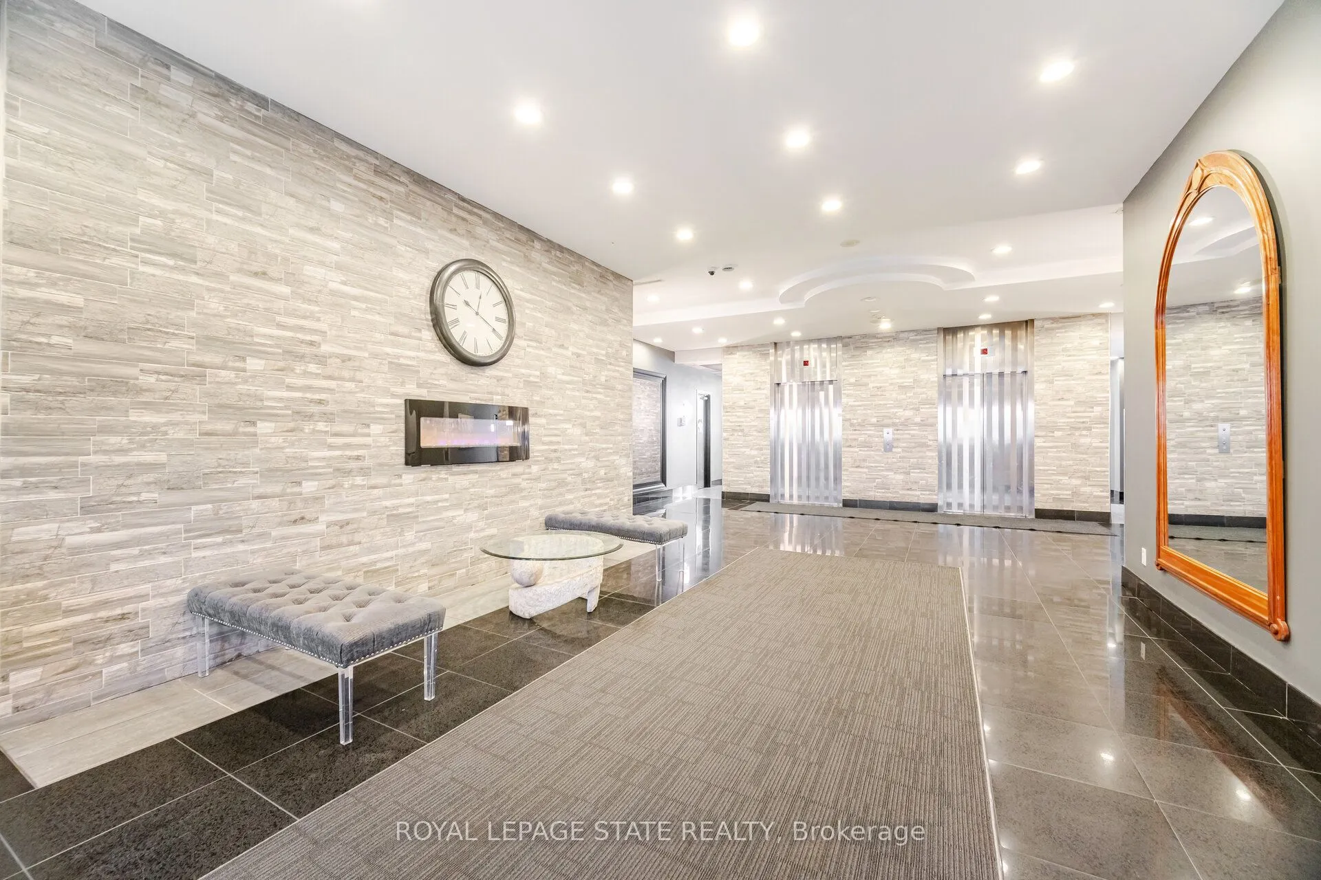 135 James Street S, #1605