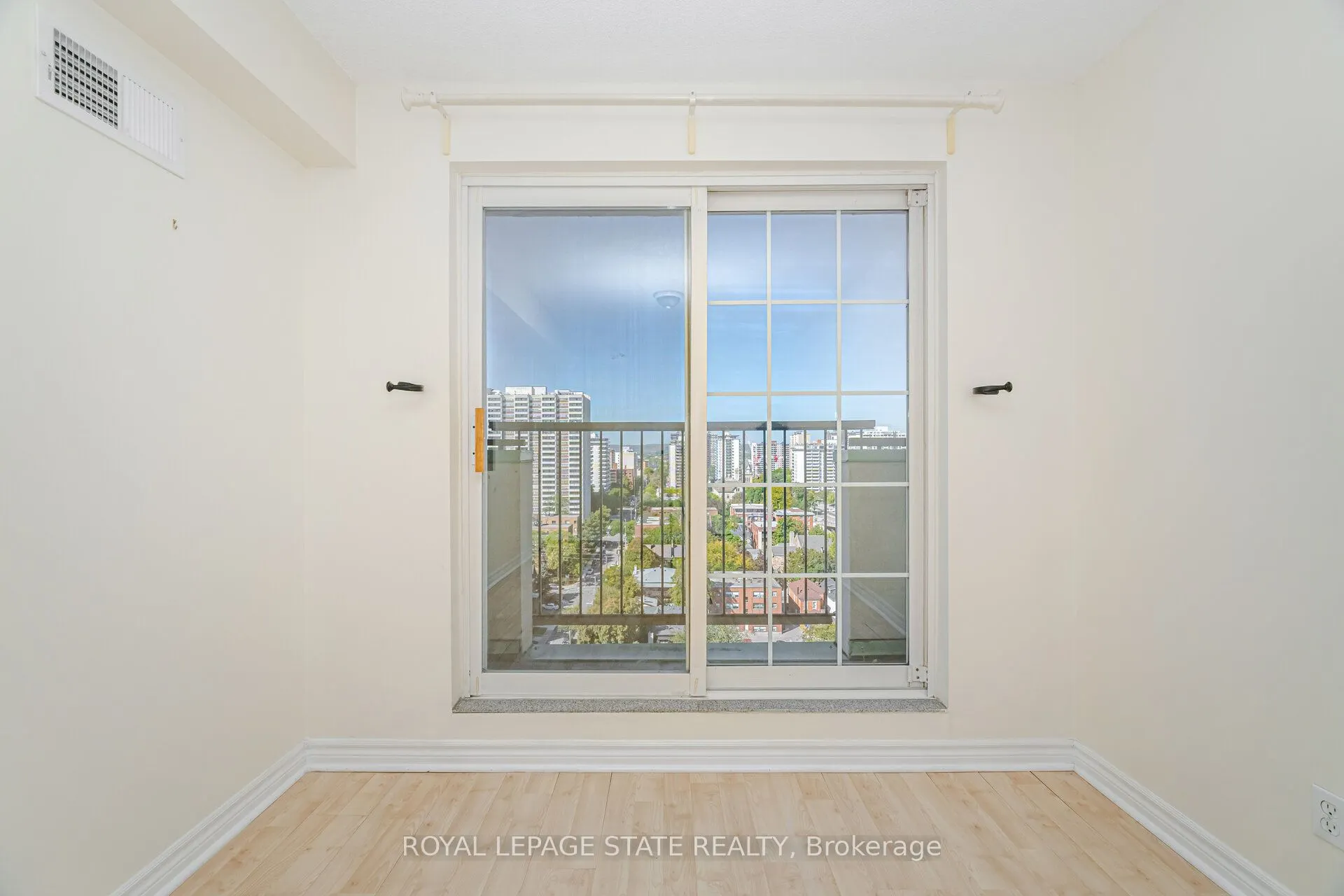 135 James Street S, #1605