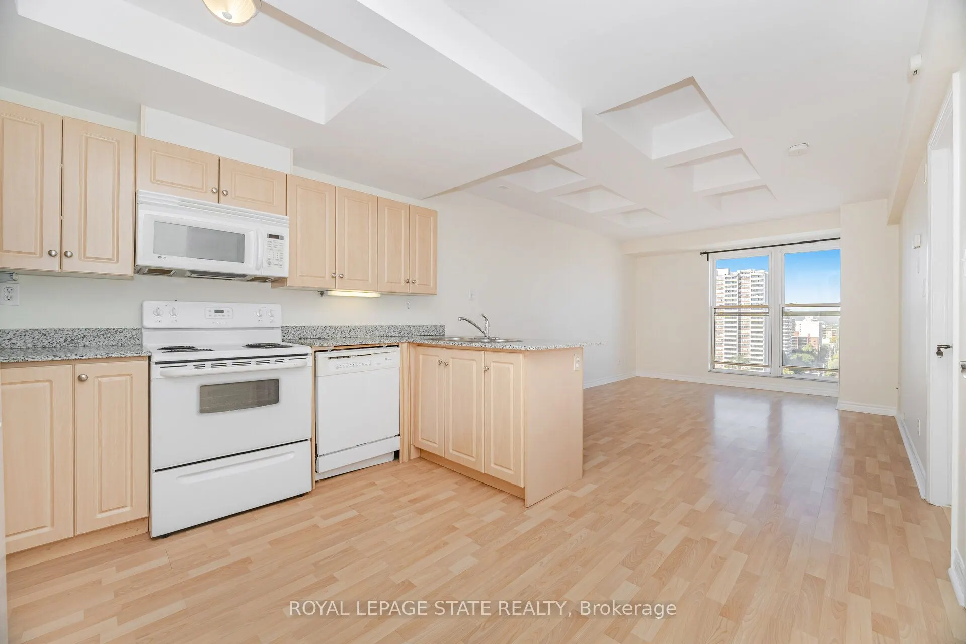 135 James Street S, #1605