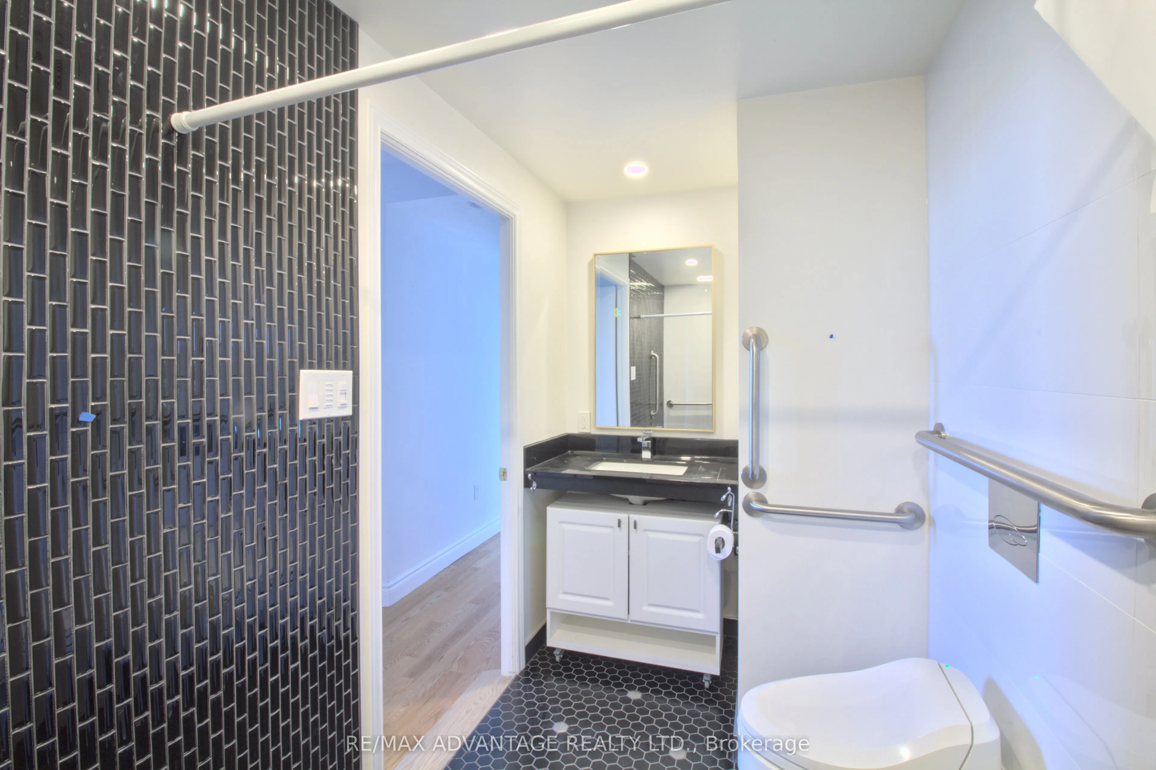 600 Talbot Street, #1004