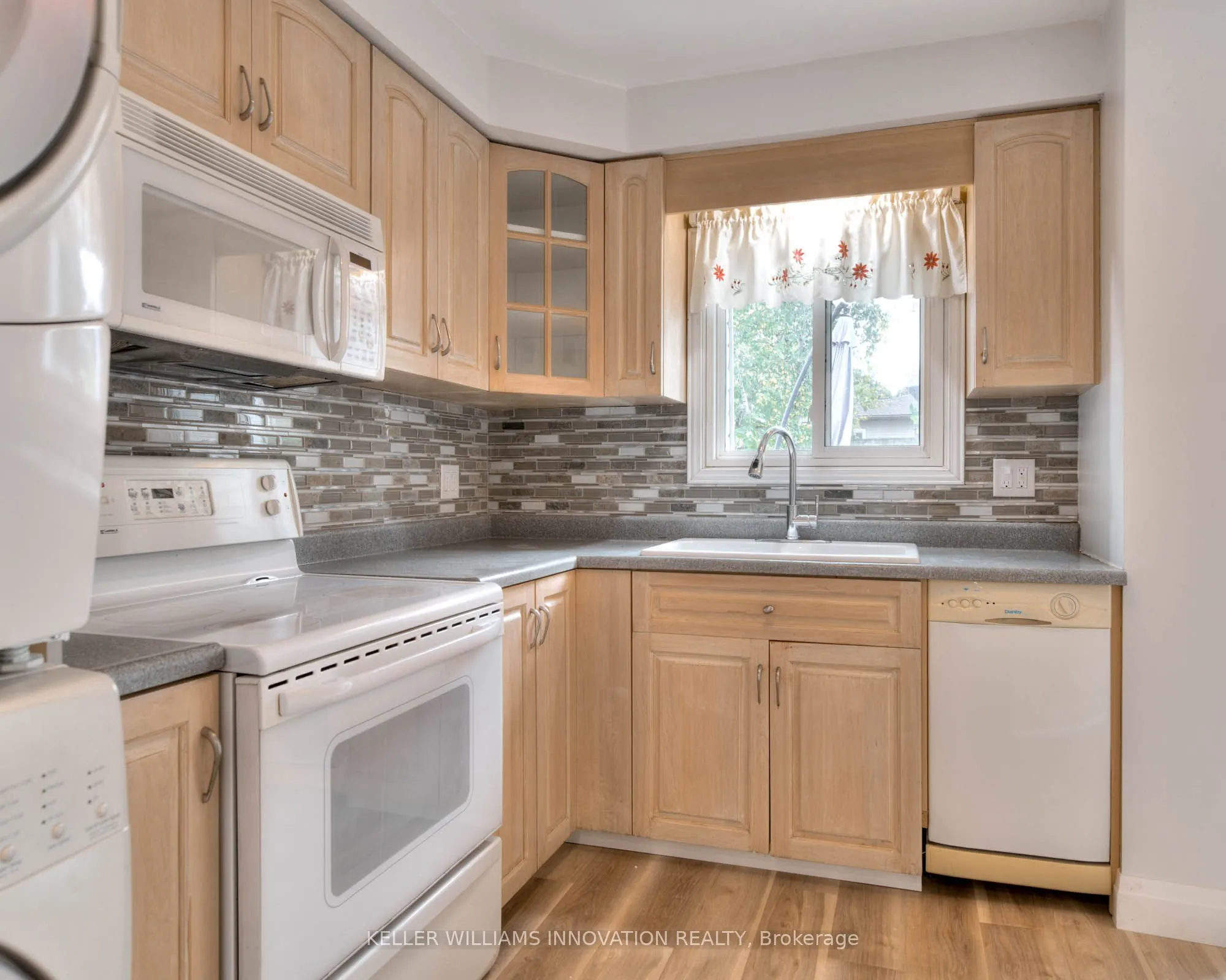 170 Wheatfield Crescent, #UPPER