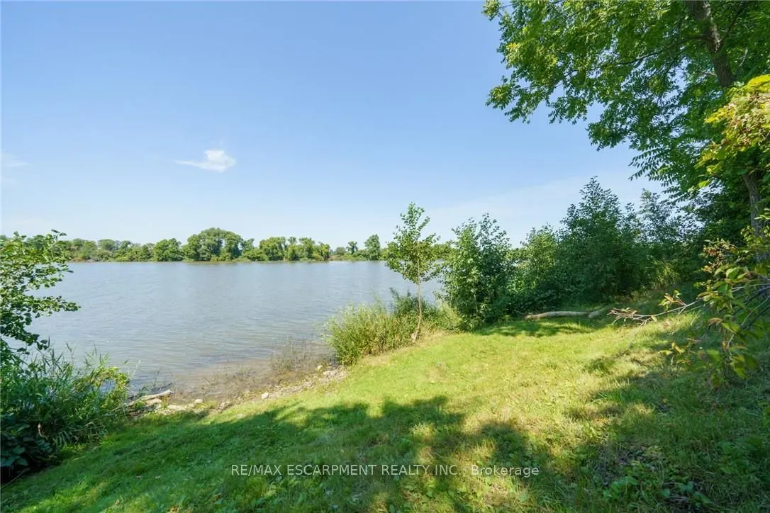 1042 River Road