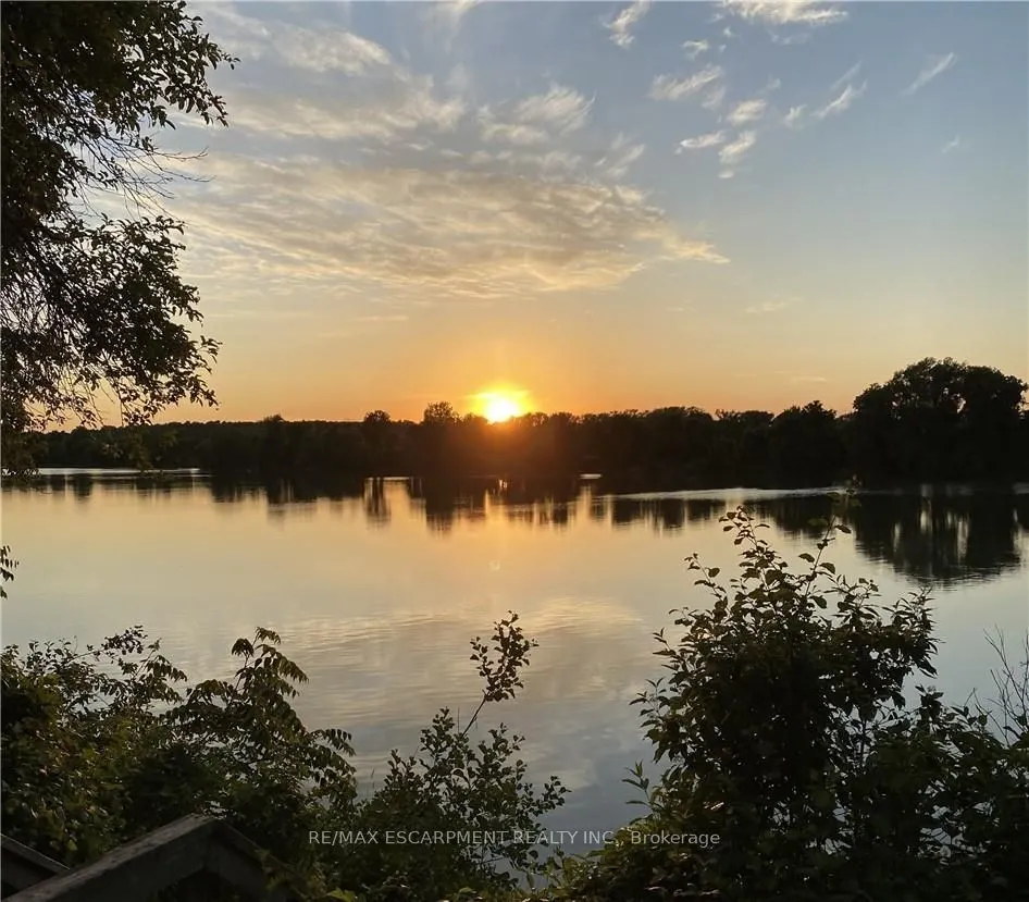 1042 River Road