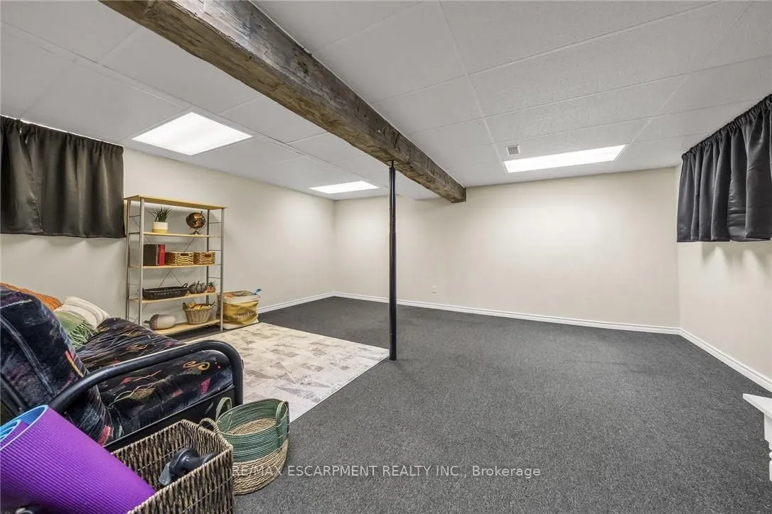 1042 River Road
