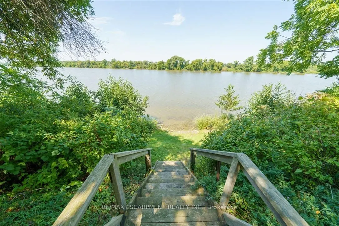 1042 River Road