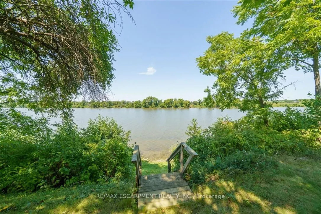 1042 River Road