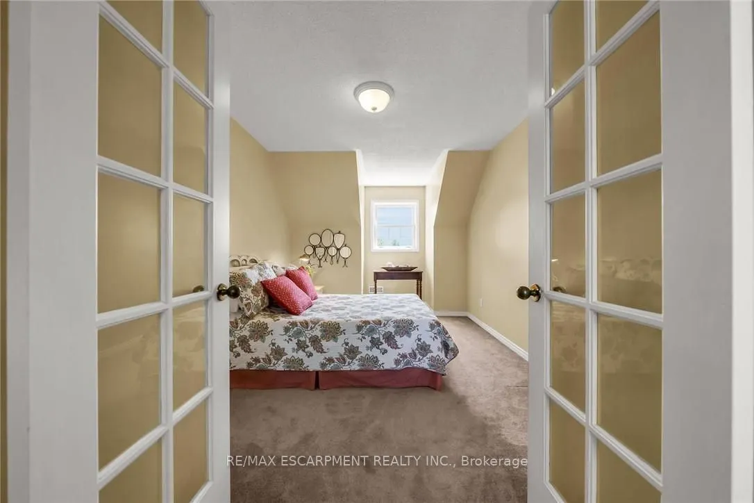 1042 River Road