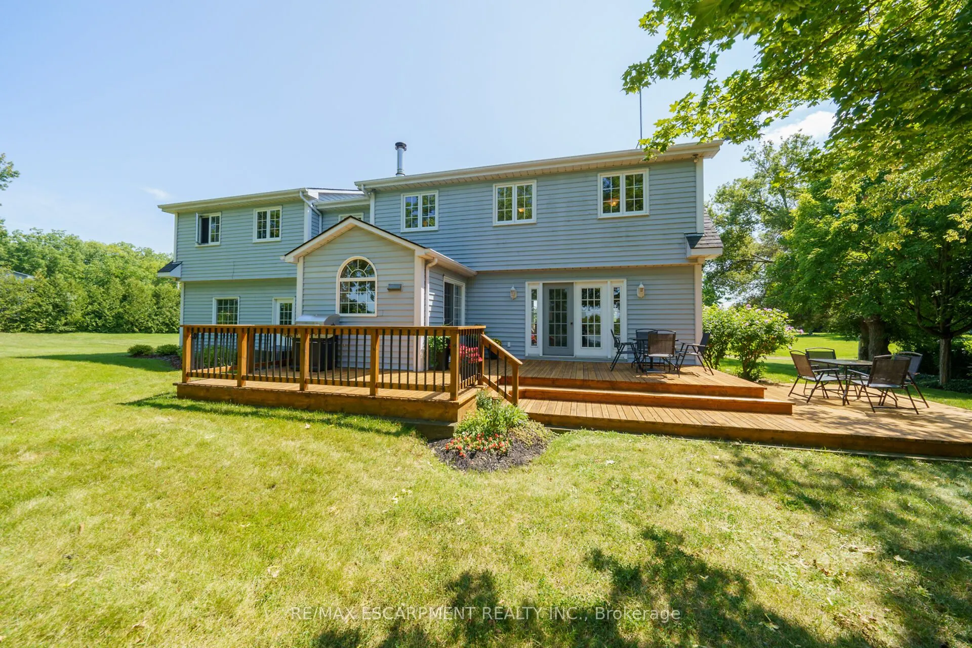 1042 River Road