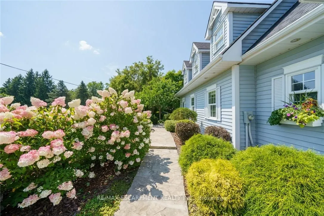 1042 River Road