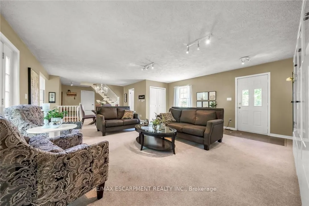 1042 River Road