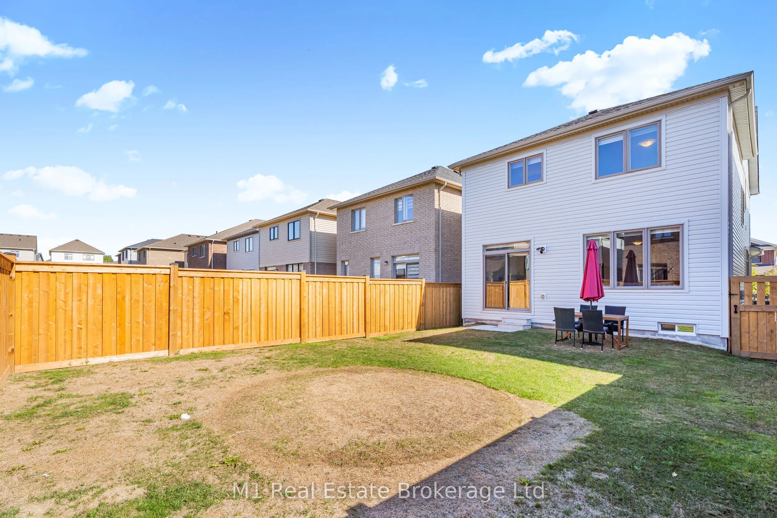 43 Harpin Way W