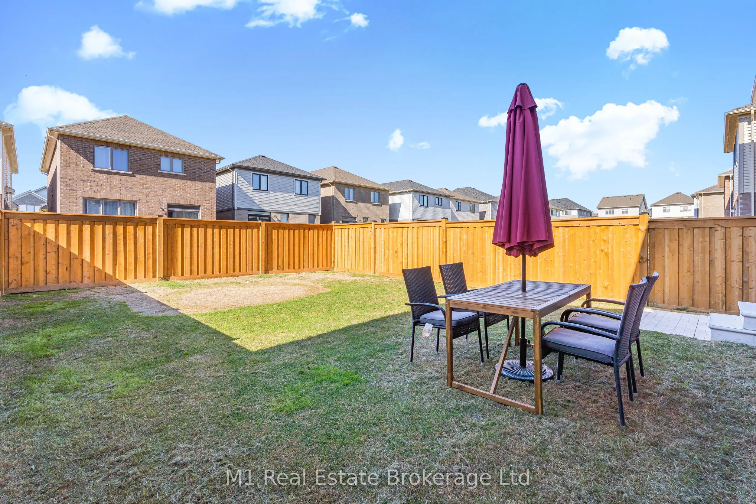 43 Harpin Way W