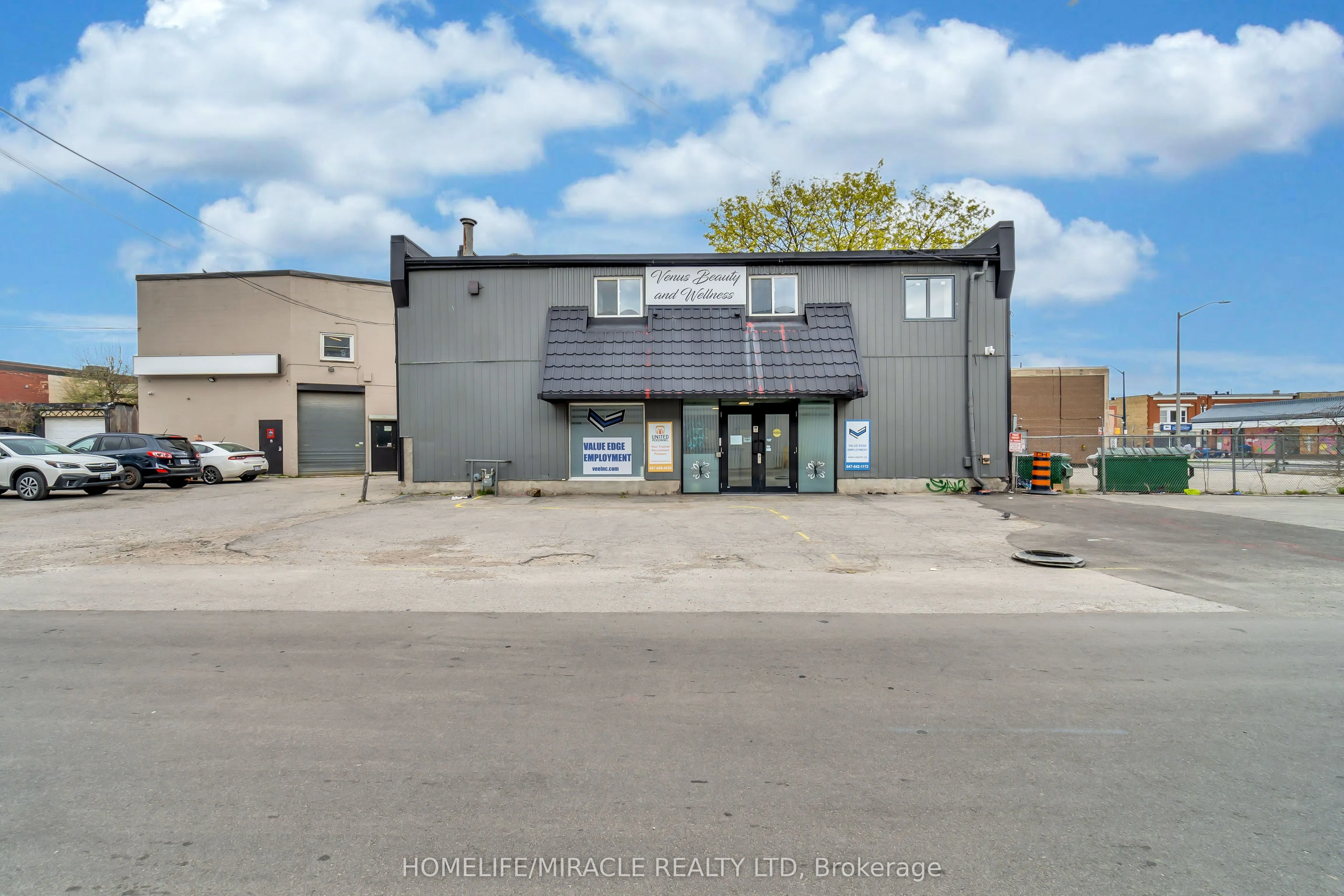 389 Lyle Street