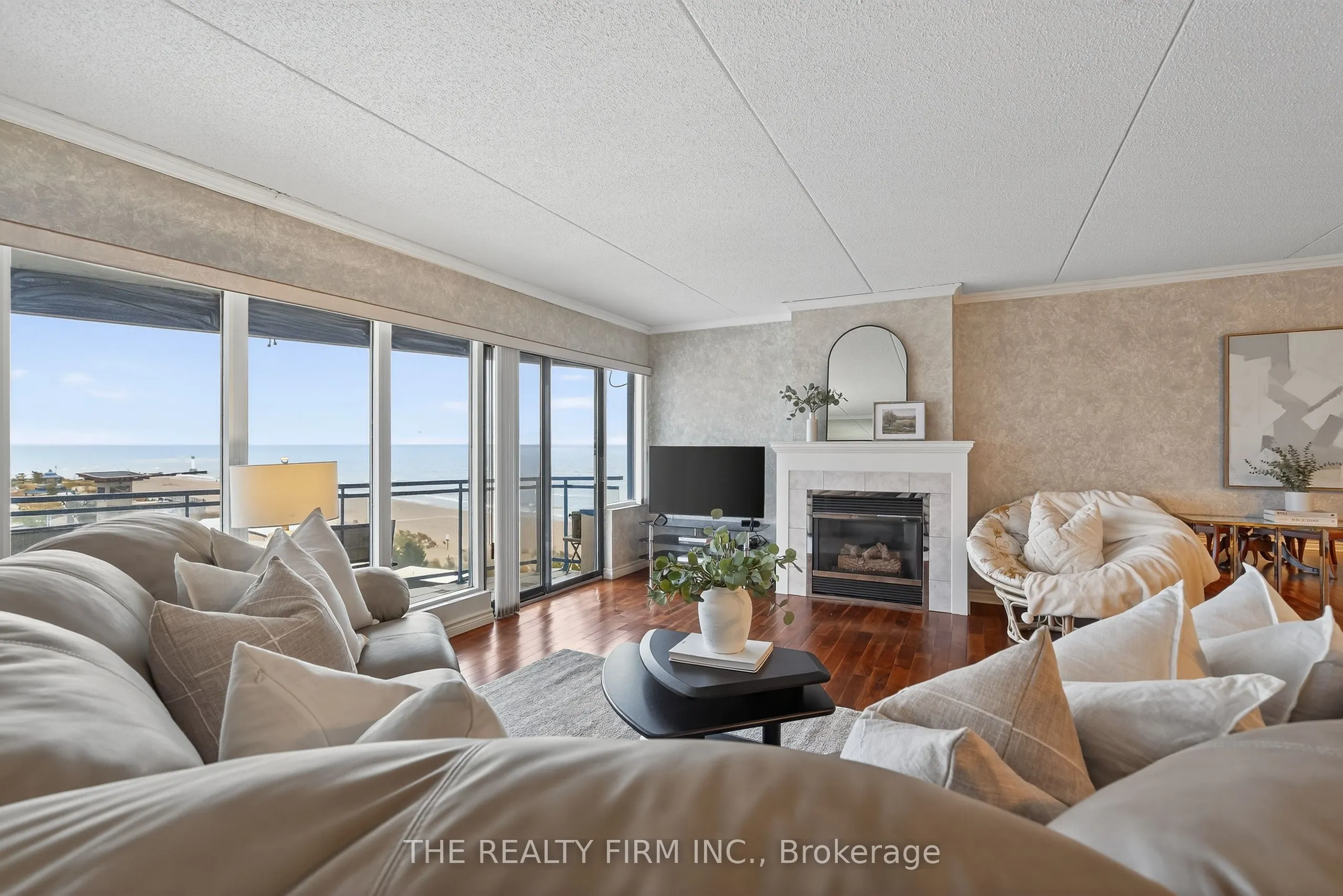 9 Pine Street, #604
