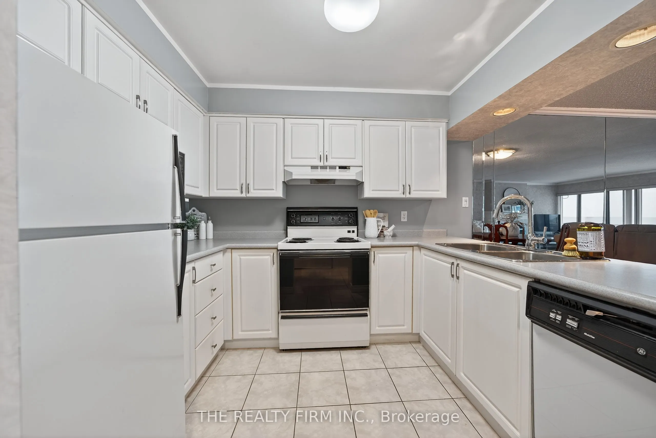 9 Pine Street, #604