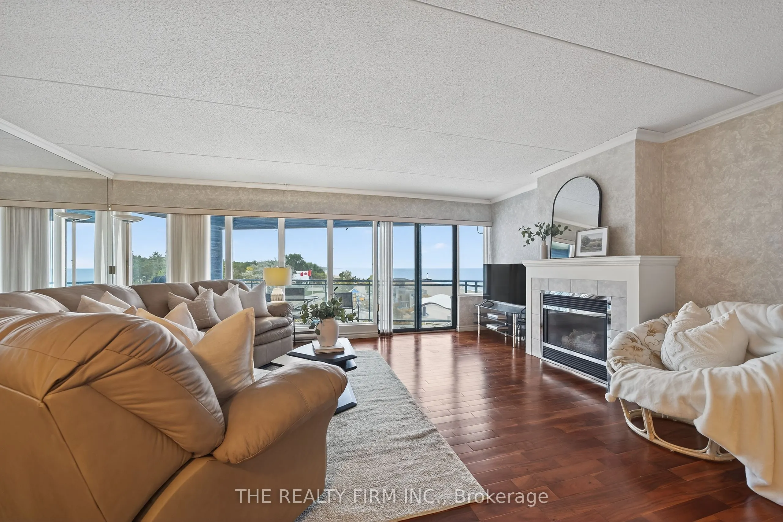 9 Pine Street, #604