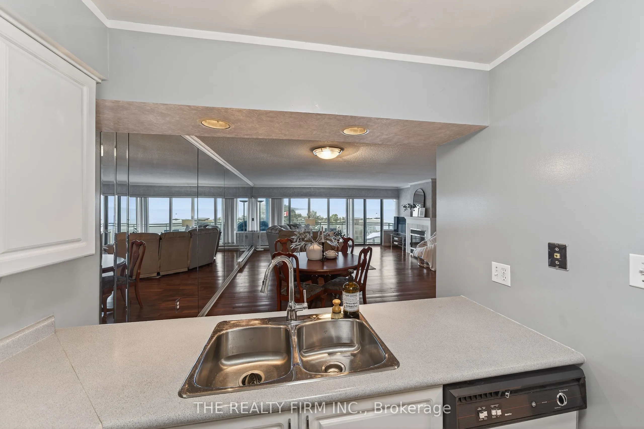 9 Pine Street, #604