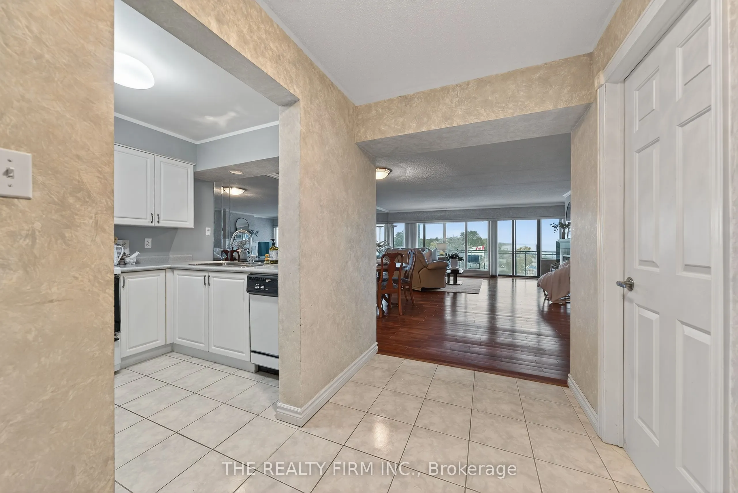 9 Pine Street, #604