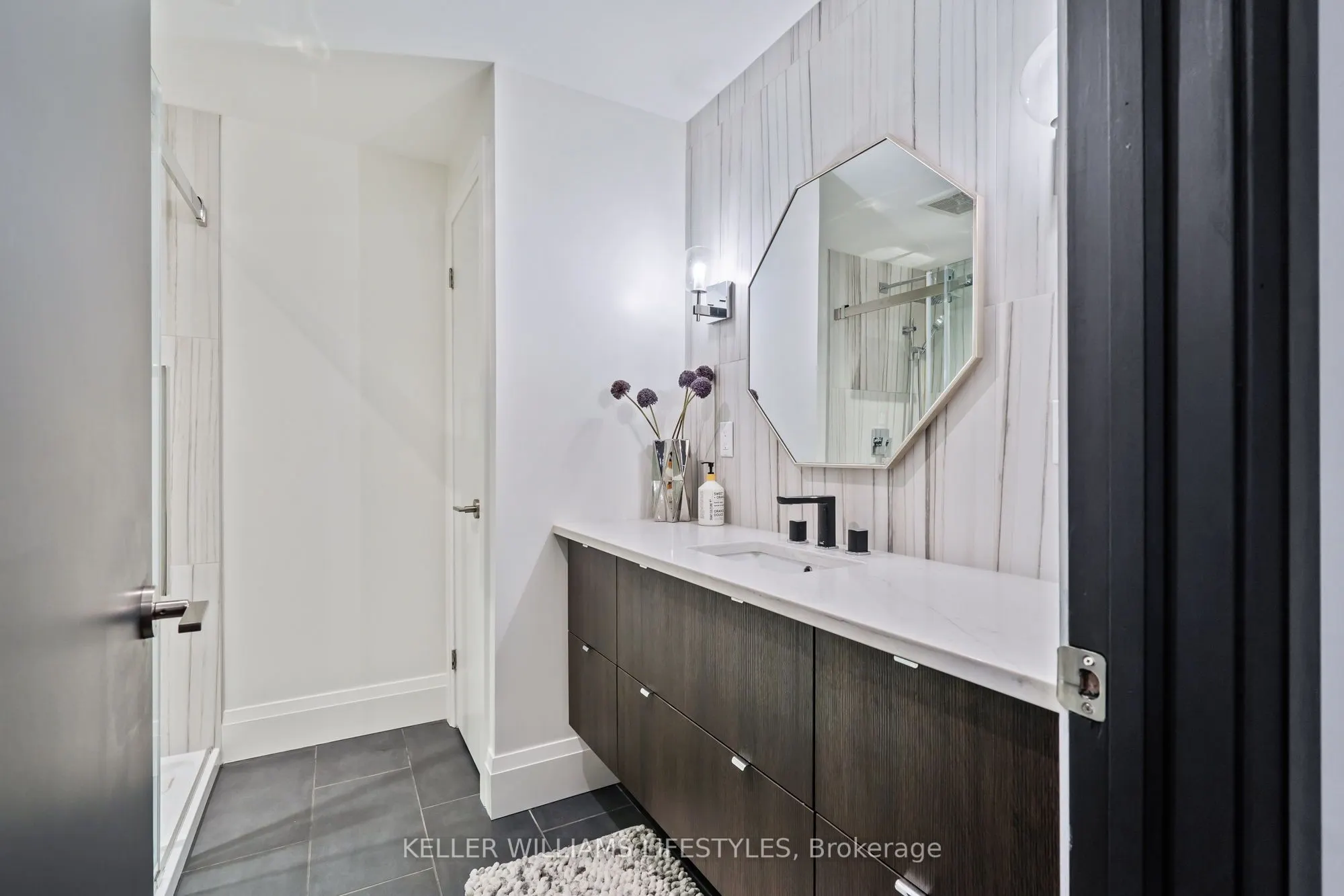 649 Valleystream Walk