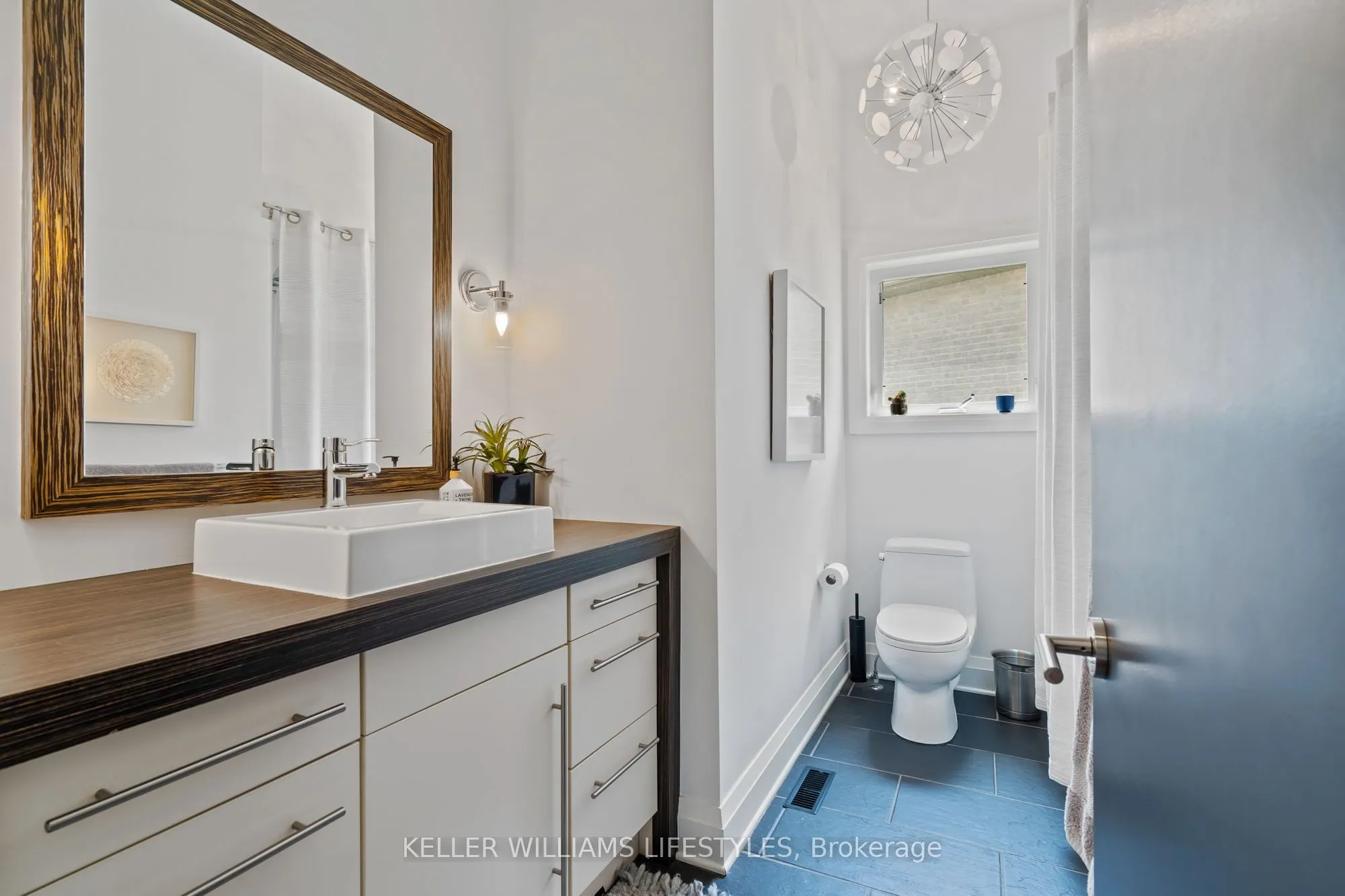 649 Valleystream Walk