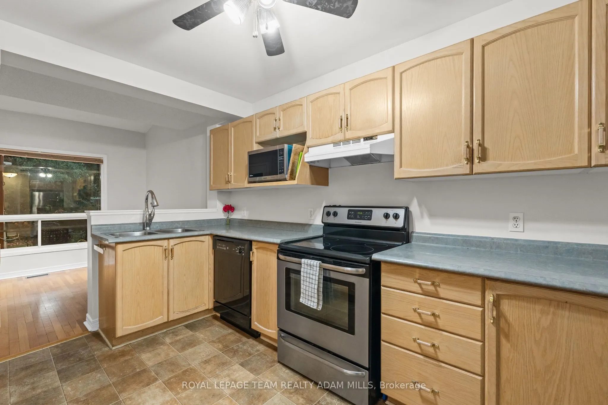 194 Blackdome Crescent