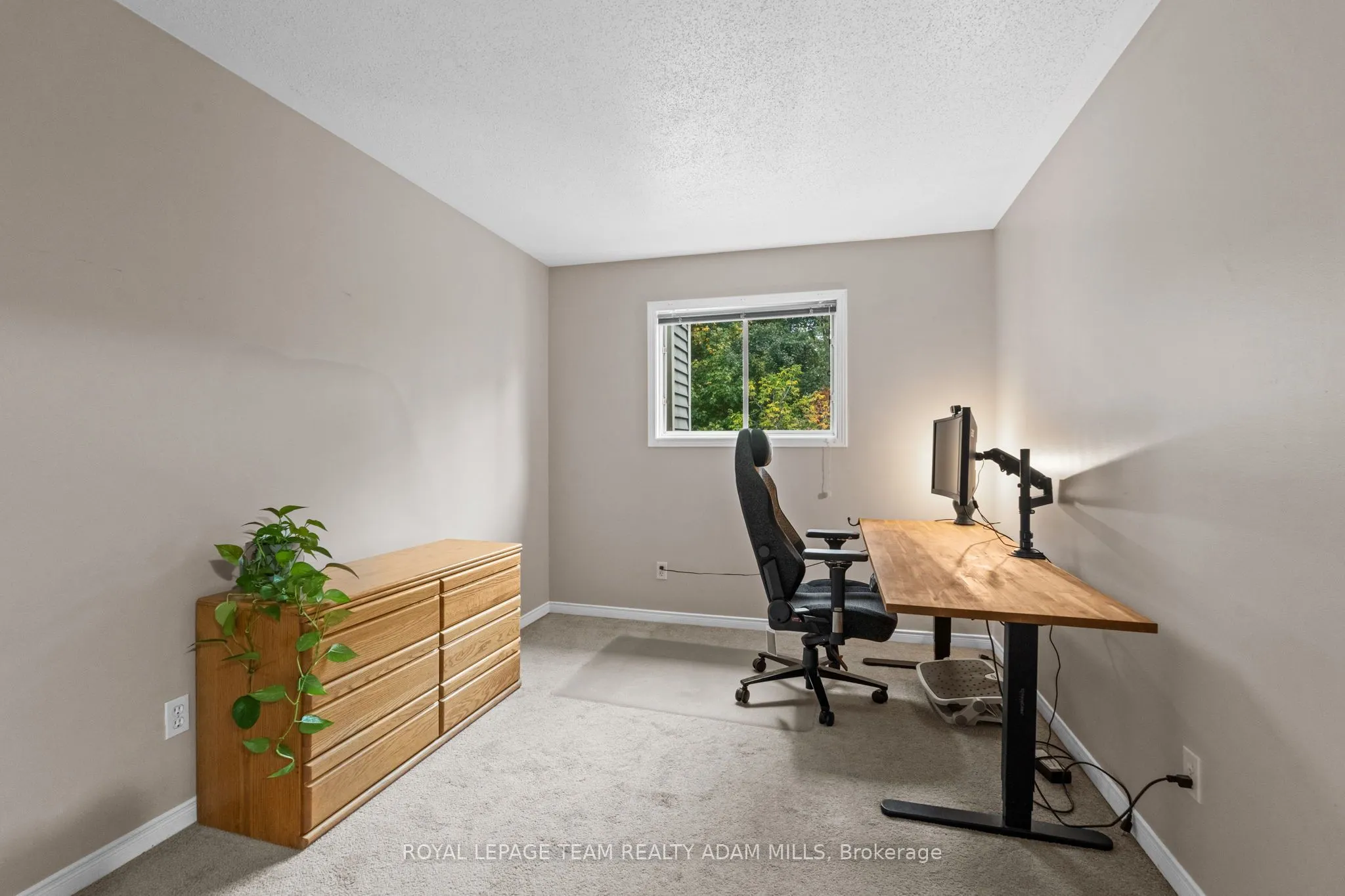194 Blackdome Crescent
