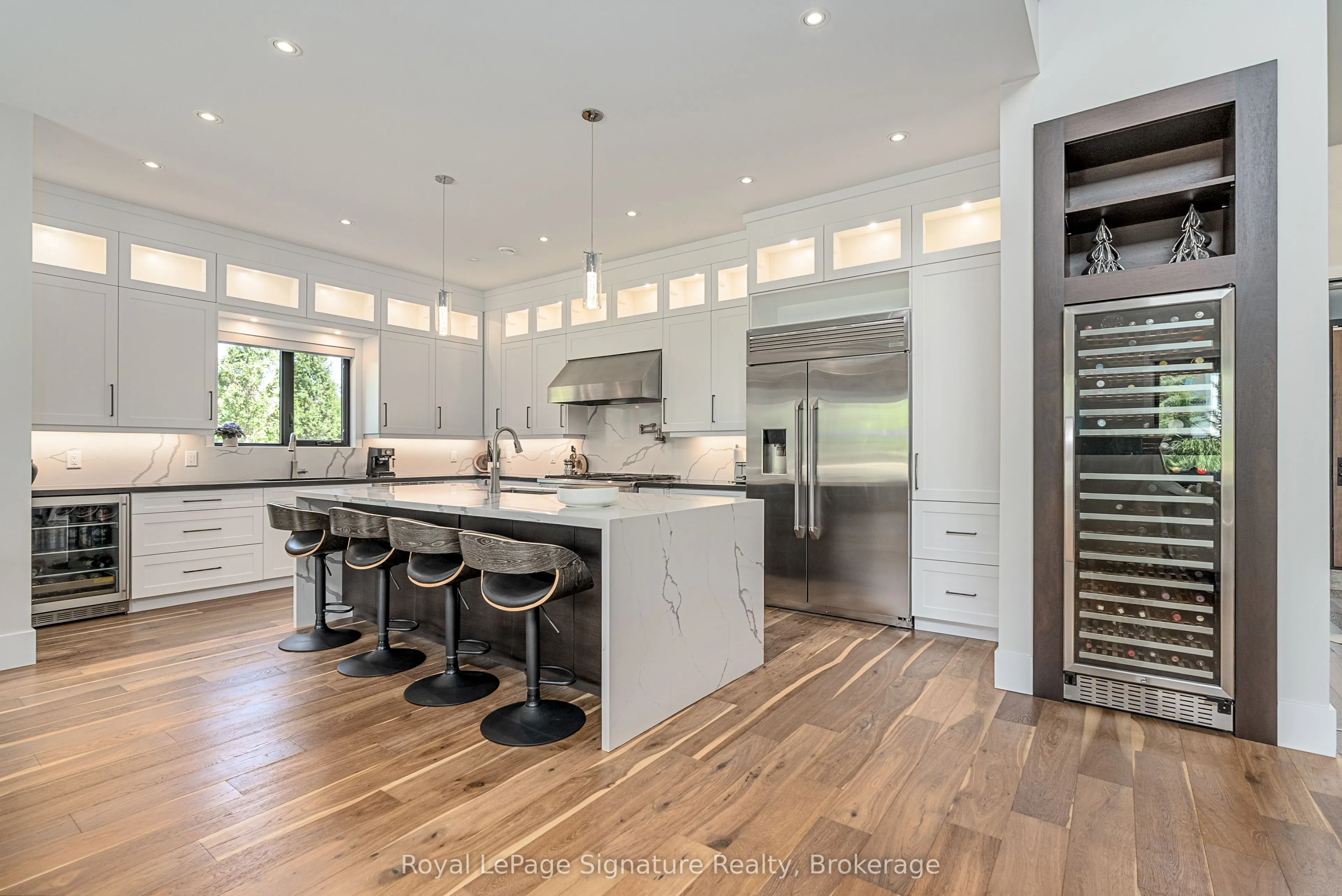 128 Arnot Crescent