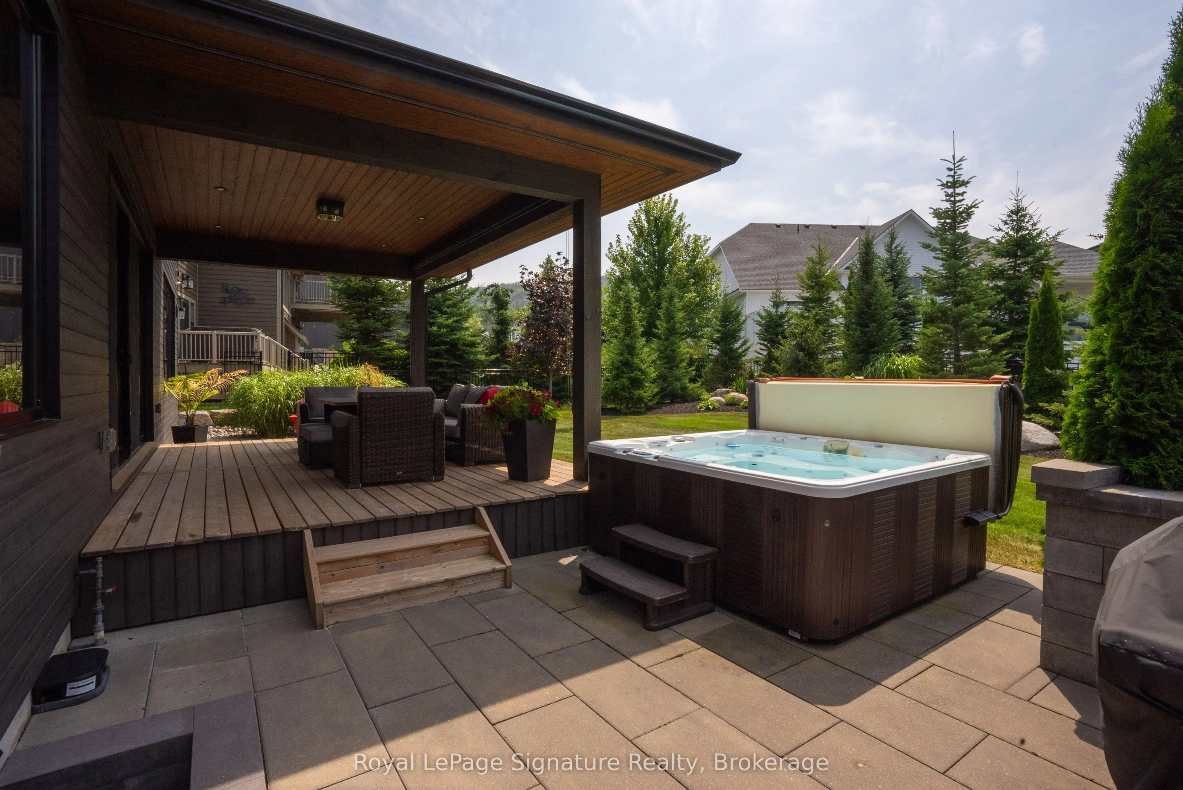 128 Arnot Crescent
