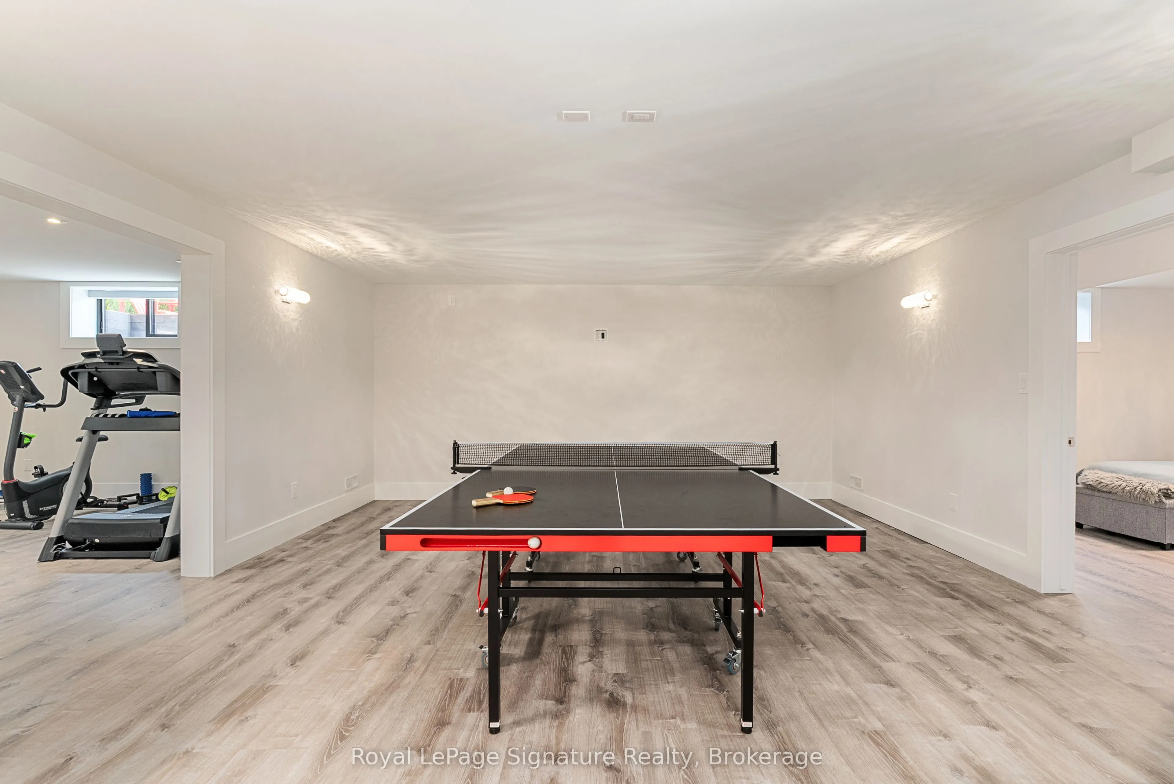 128 Arnot Crescent