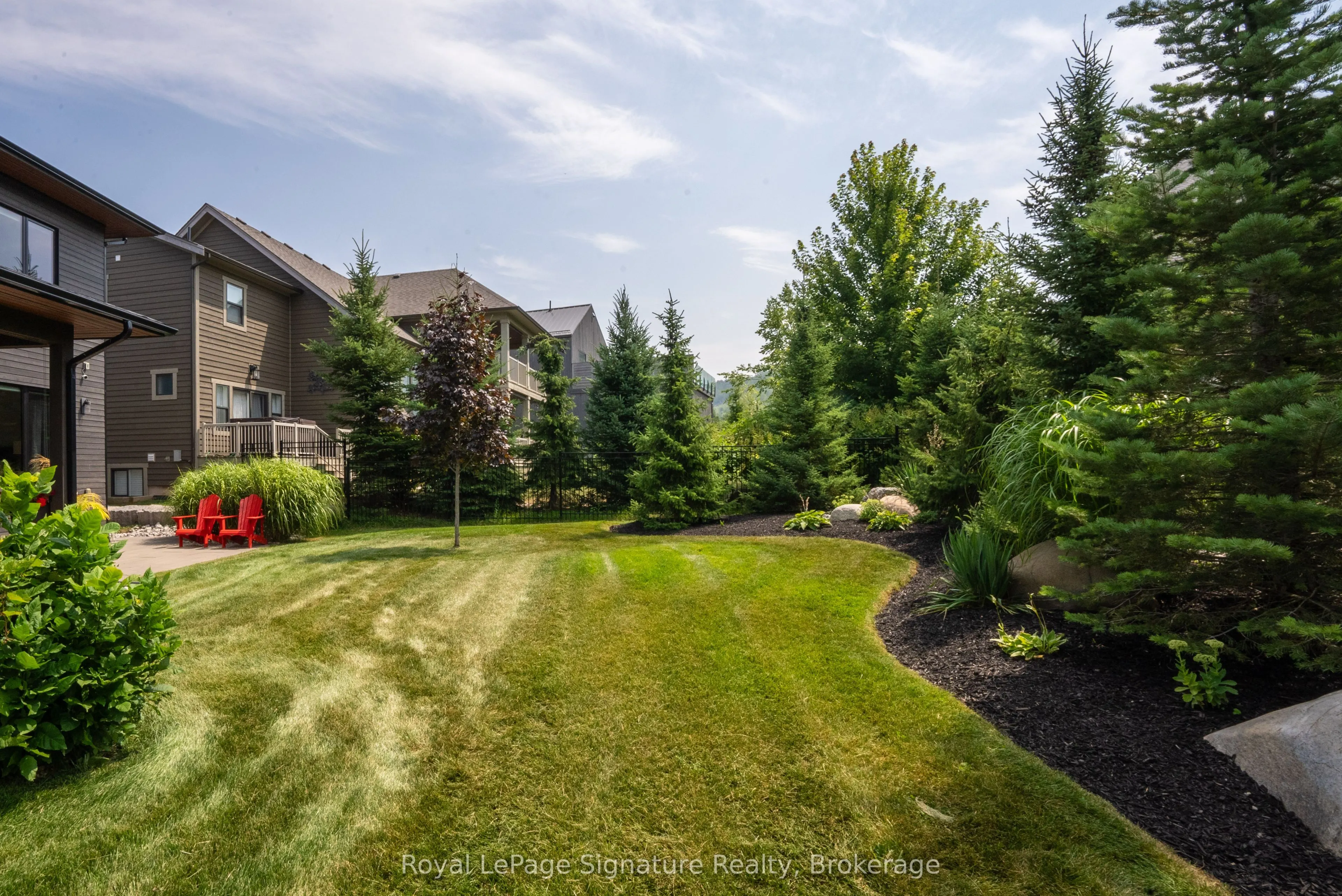 128 Arnot Crescent