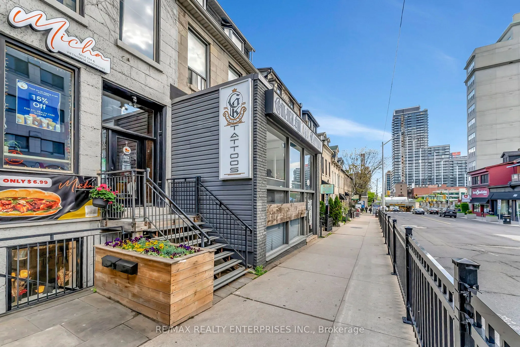 156 James Street S