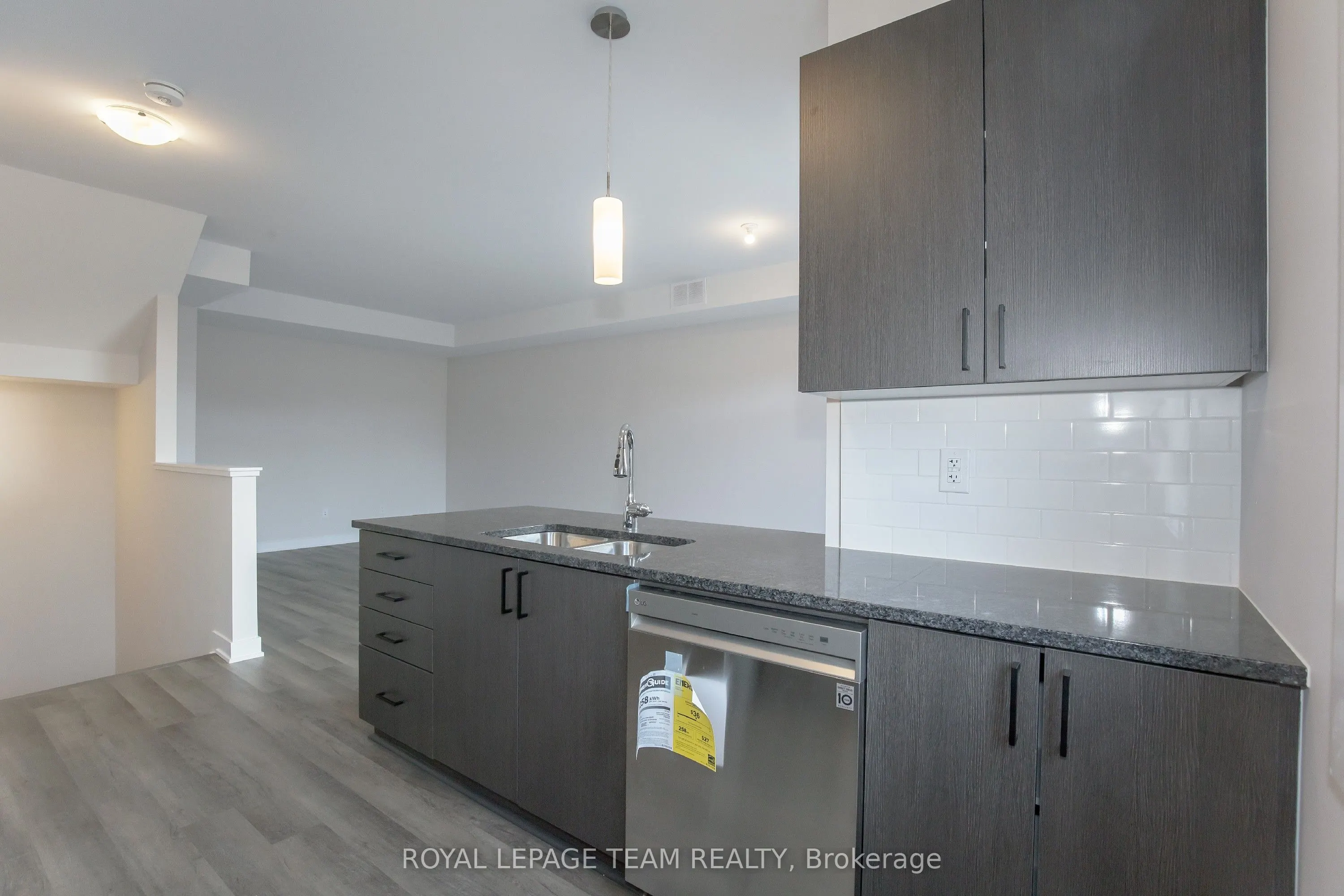 206 Tussock Private