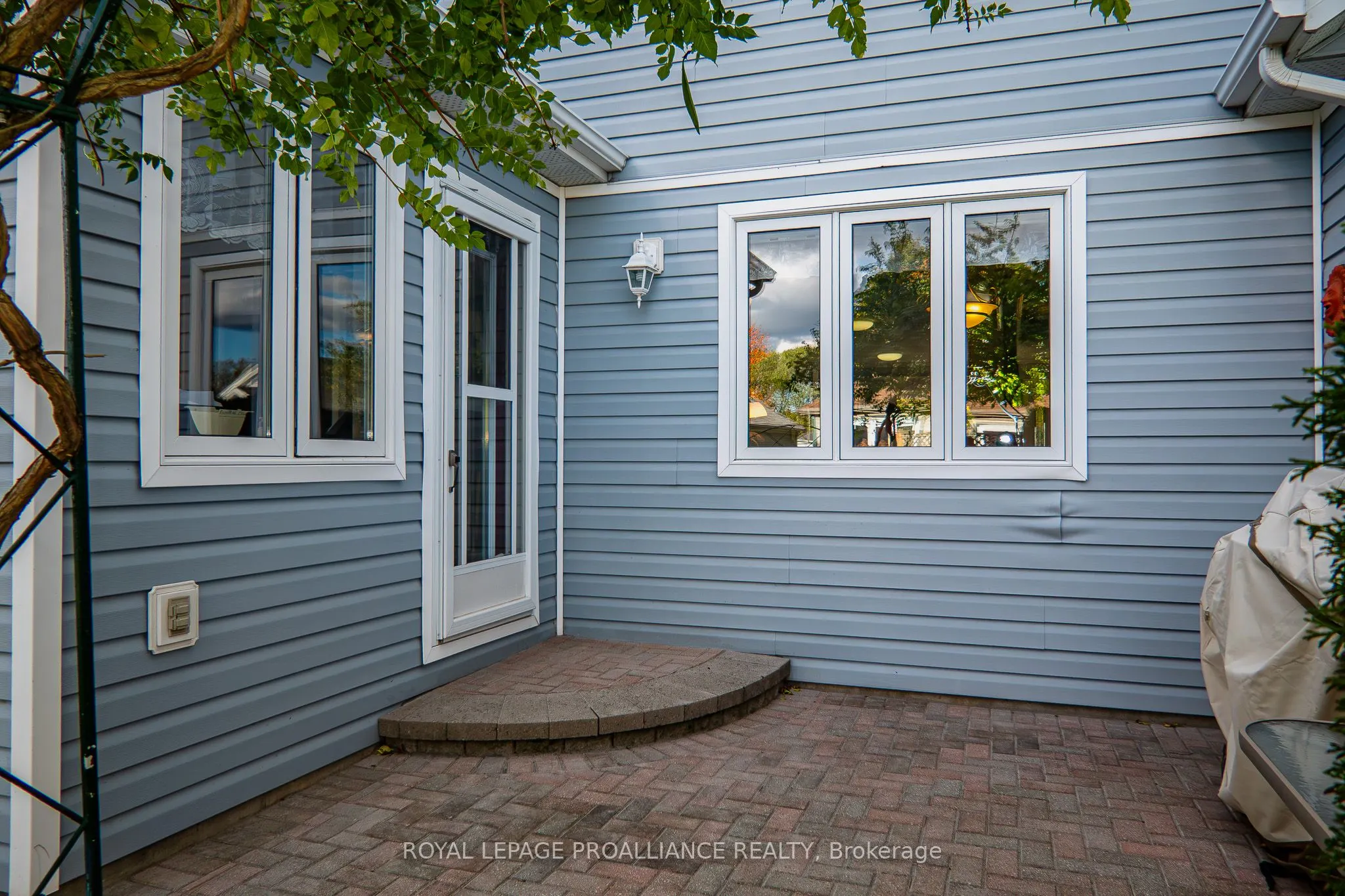 7 Nesbitt Drive