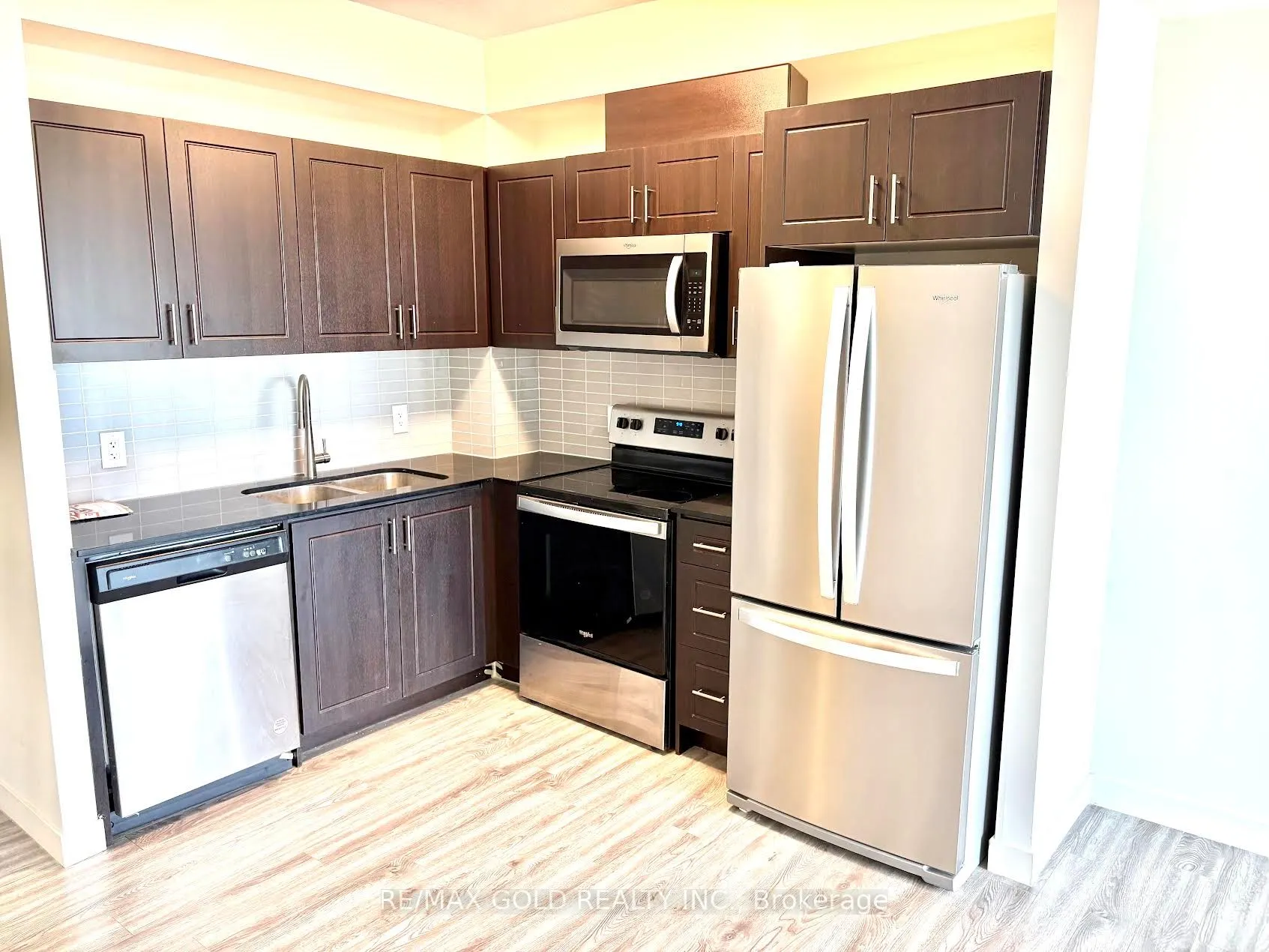 128 King Street N, #611