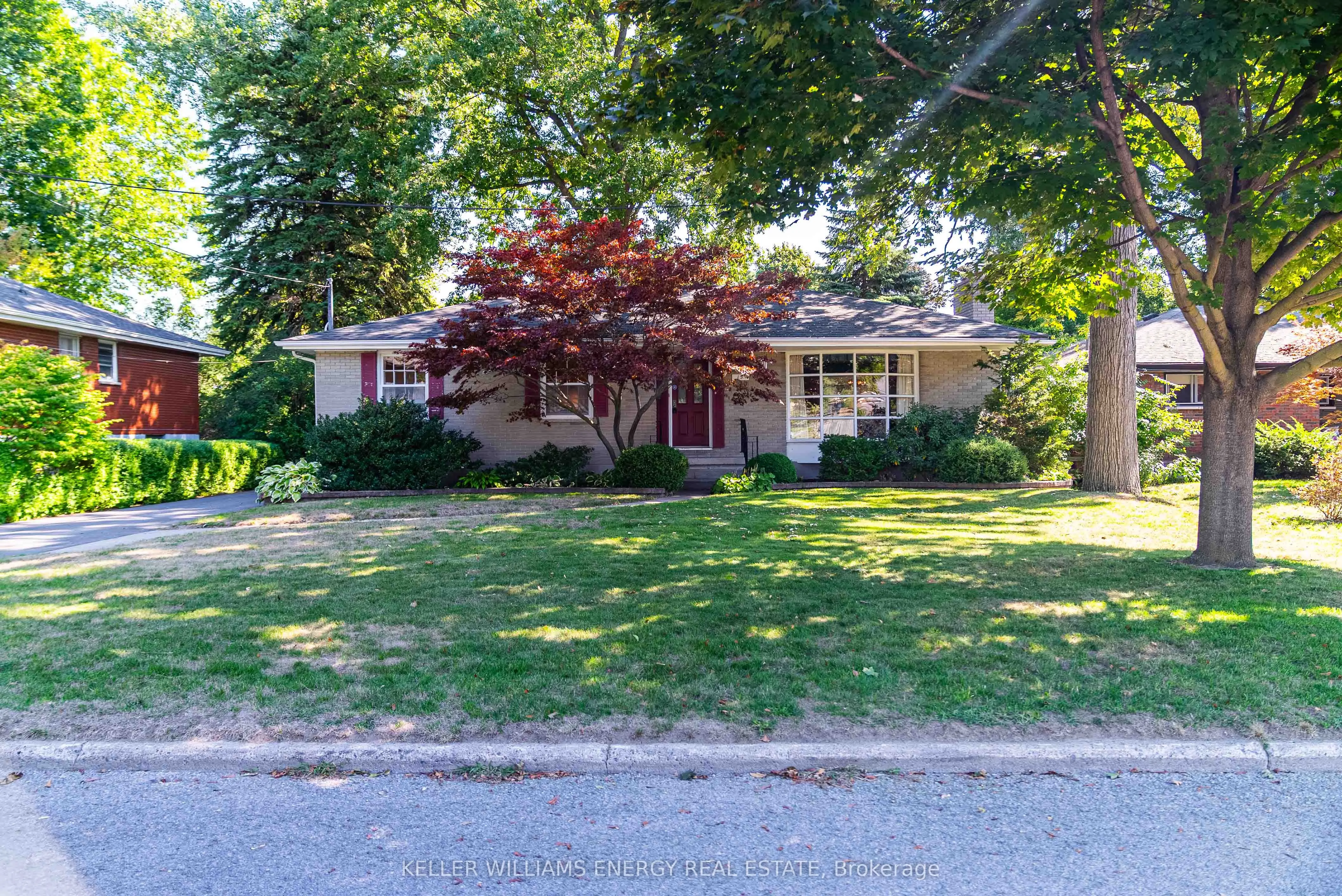 15 Southwood Crescent