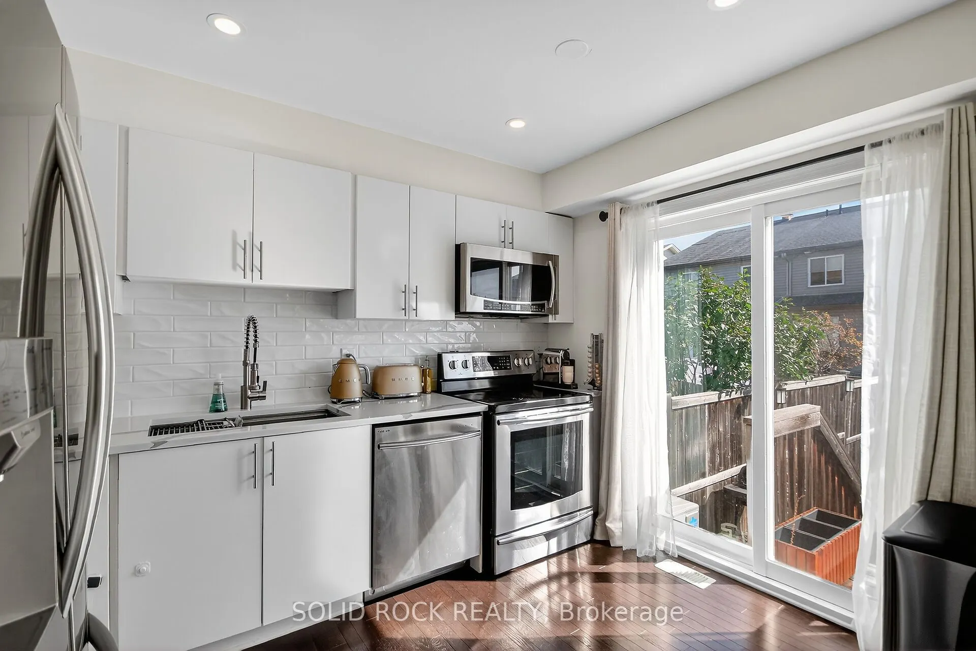 152 MARAVISTA Drive
