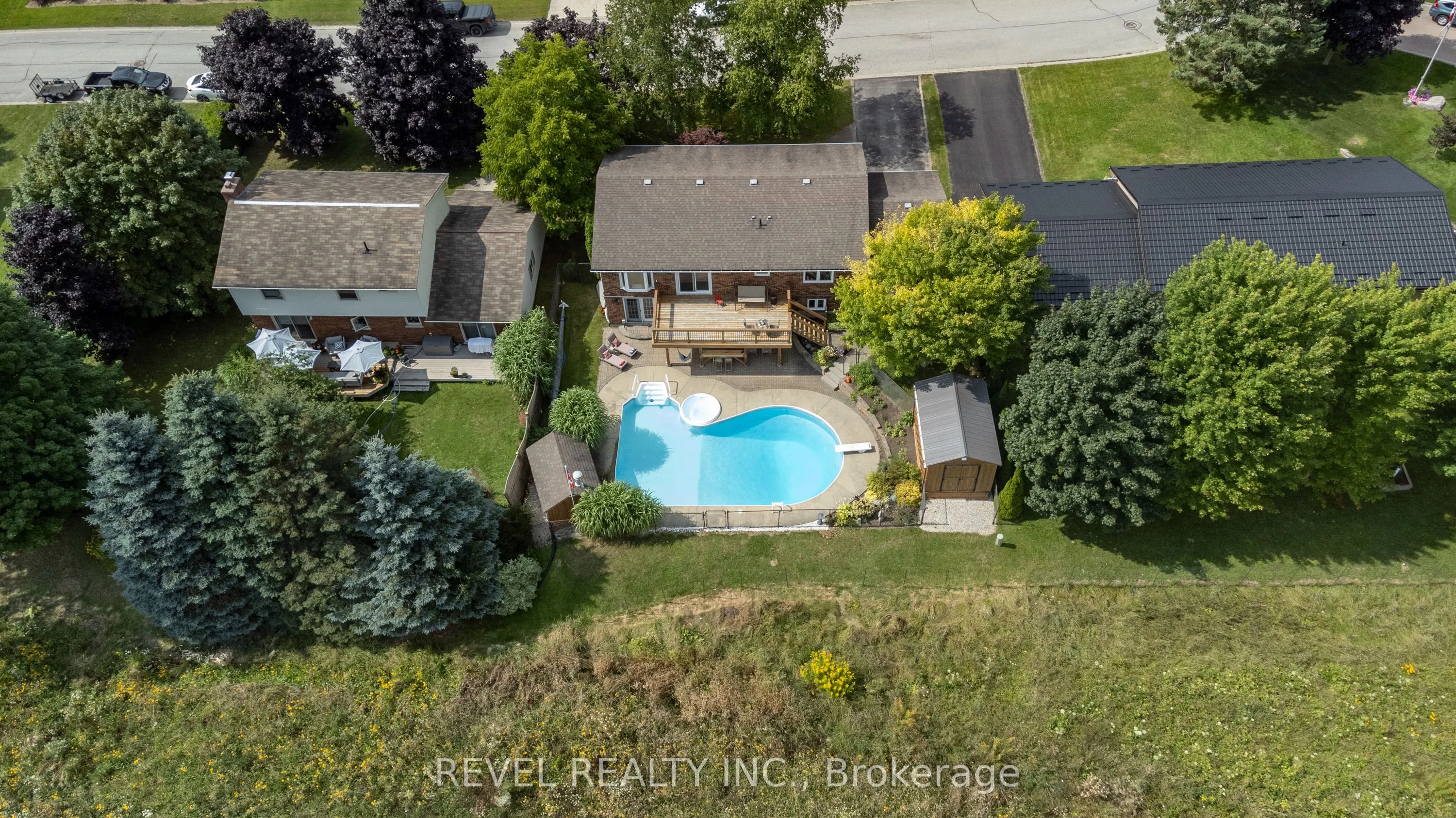 29 Armstrong Crescent